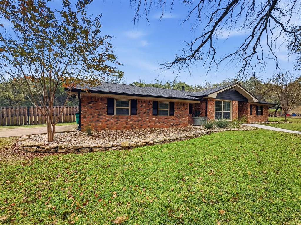 Hamilton, TX 76531,206 Navajo Trail