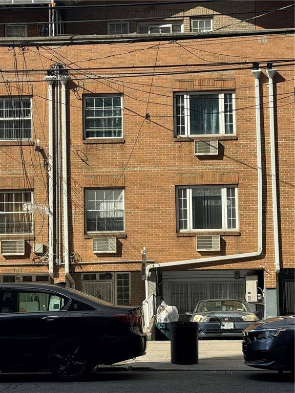 Brooklyn, NY 11208,778 Lincoln AVE