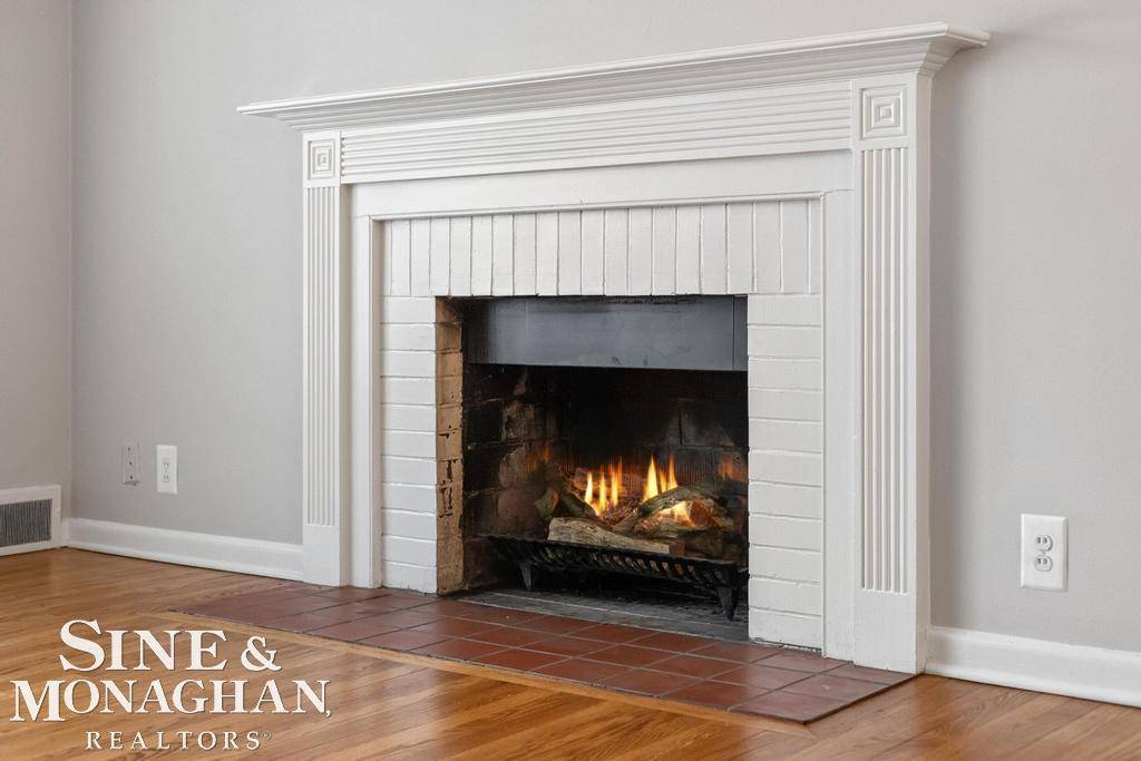 Grosse Pointe Park, MI 48230,835 Harcourt RD