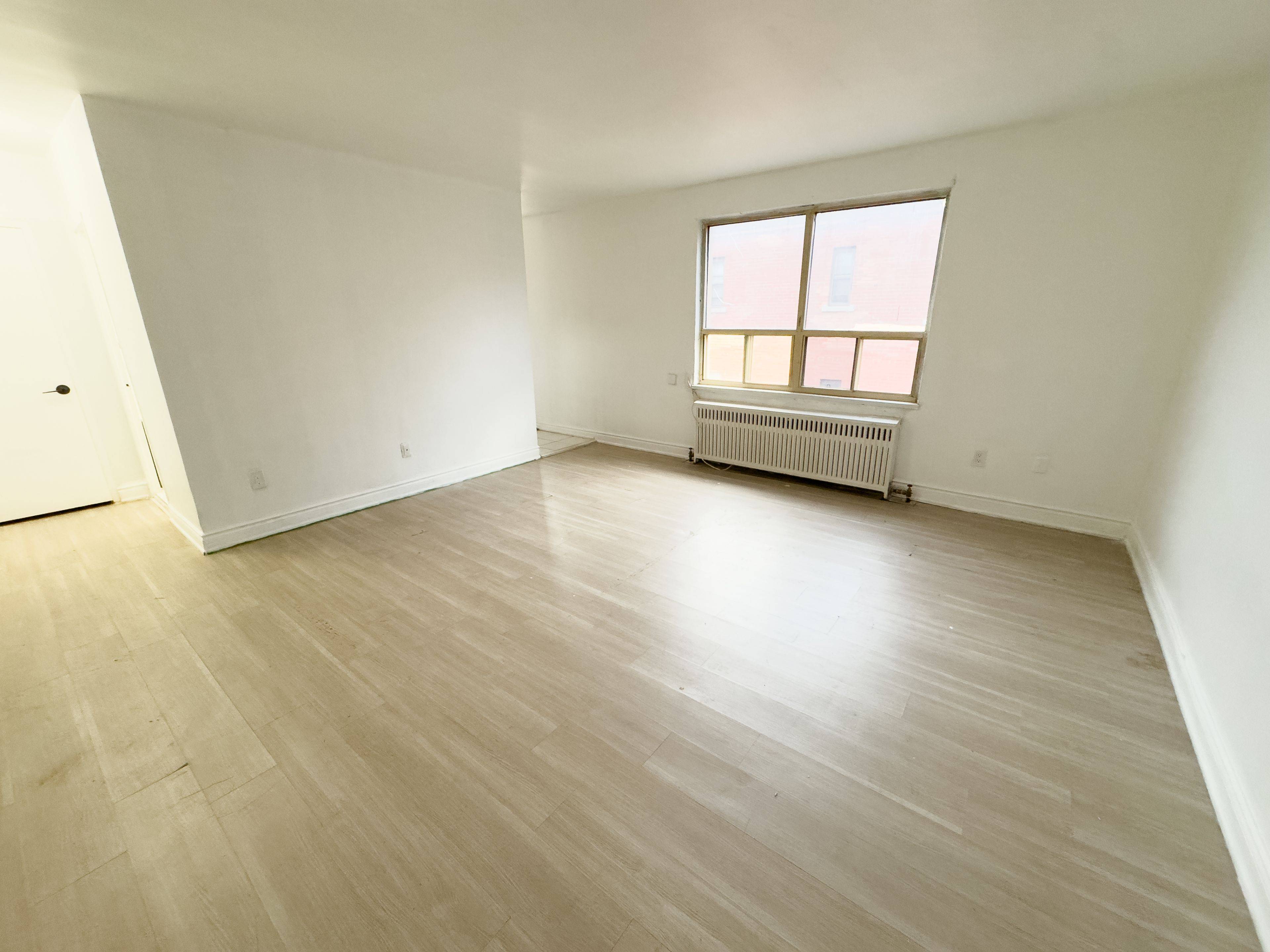 Toronto C11, ON M4G 2L2,896 Eglinton AVE E #311