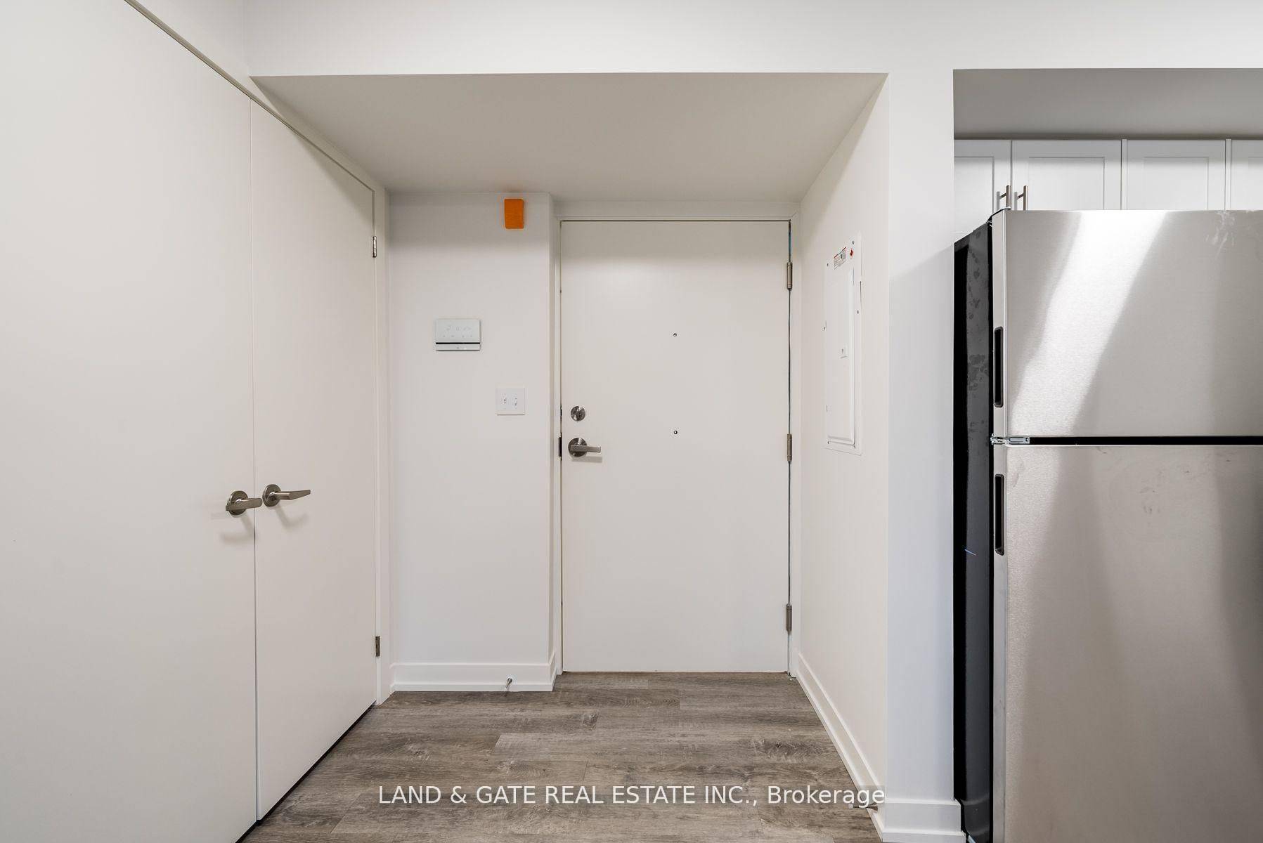 Oshawa, ON L1G 4W4,976 Simcoe ST N #510