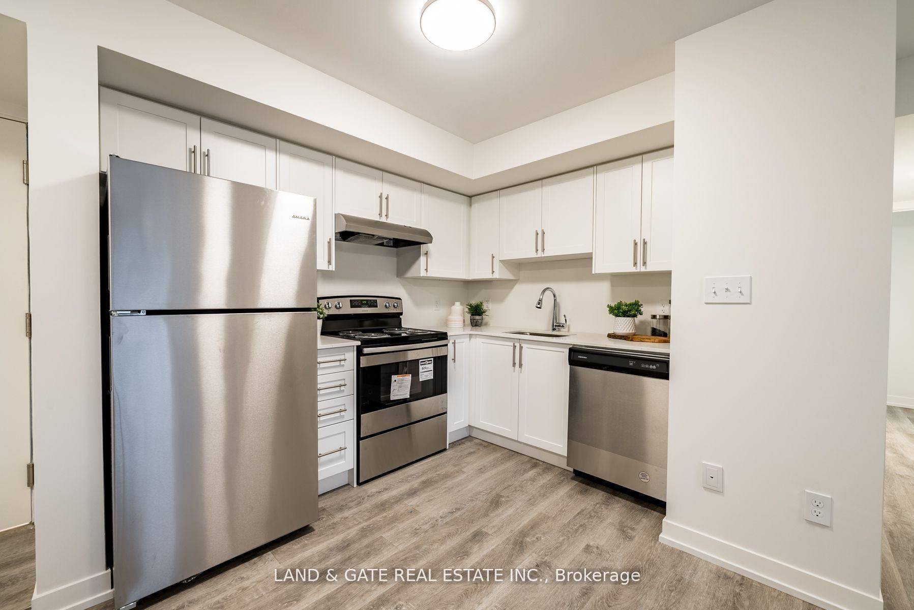 Oshawa, ON L1G 4W4,976 Simcoe ST N #510