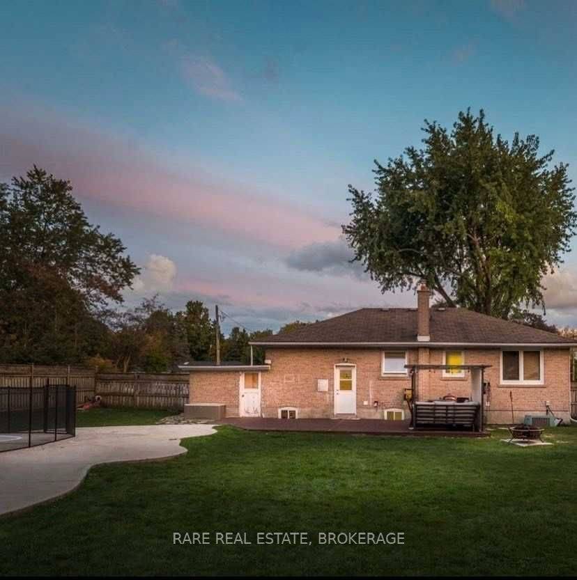 King, ON L7B 1H5,60 Patricia DR