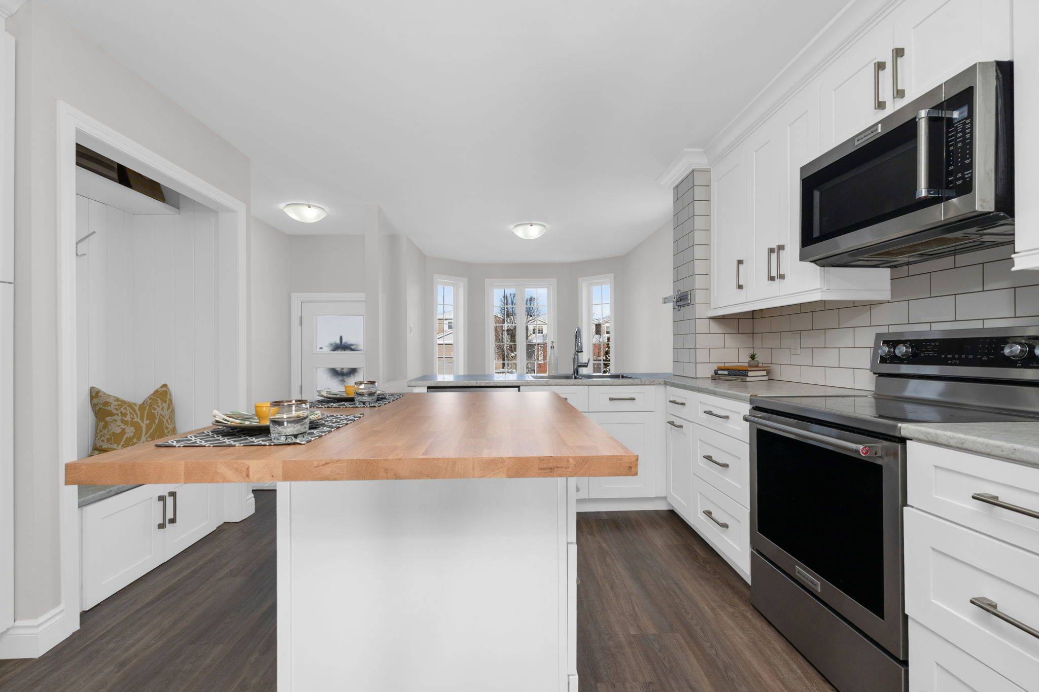 Barrie, ON L4N 8T1,13 WILLOW DR