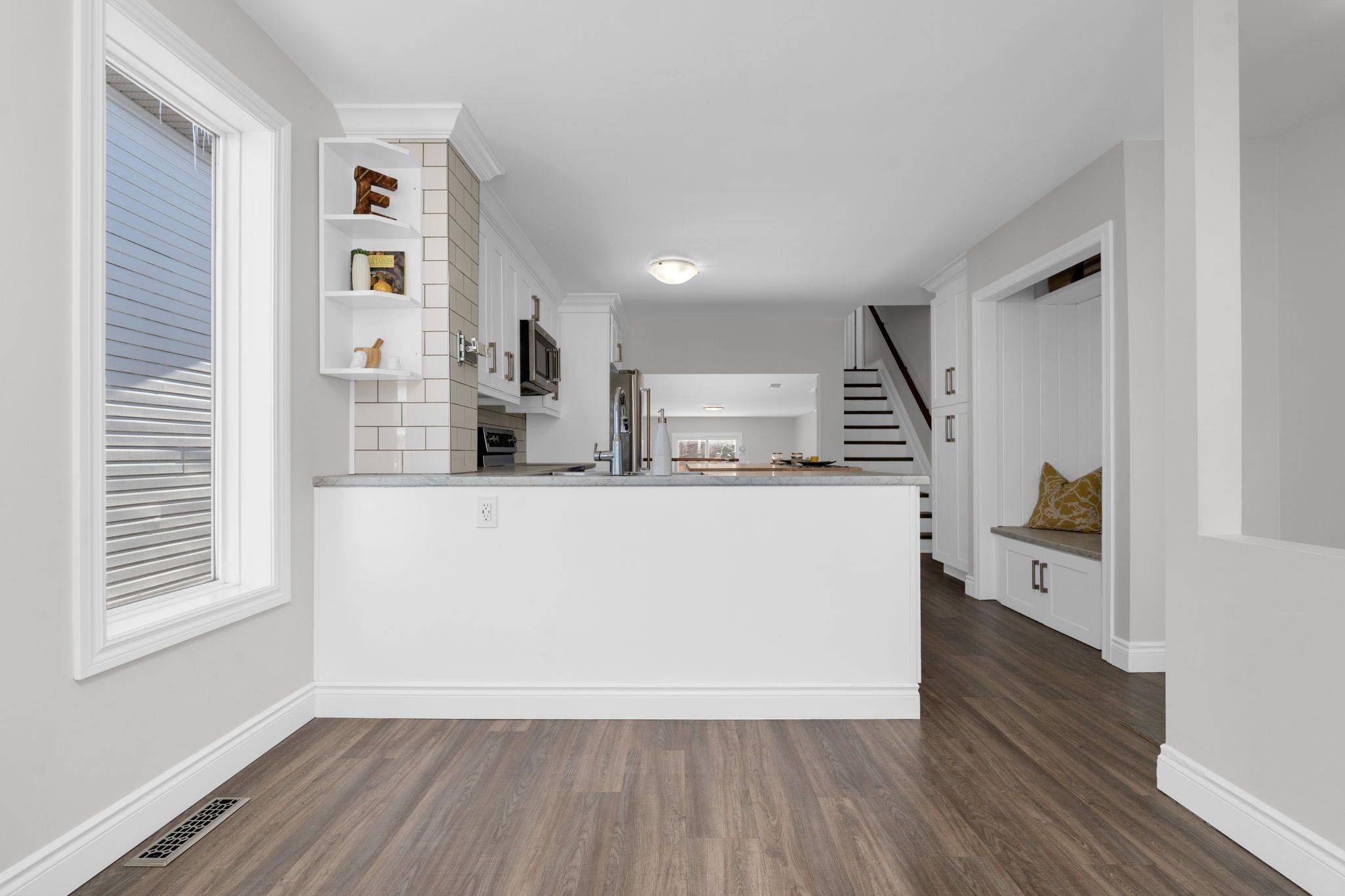 Barrie, ON L4N 8T1,13 WILLOW DR