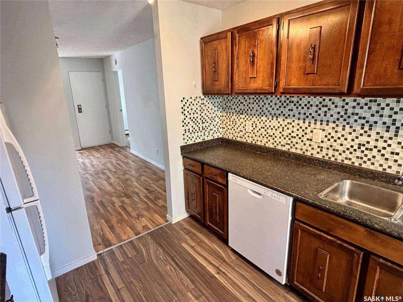 Saskatoon, SK S7K 2M4,423 4th AVENUE N #203