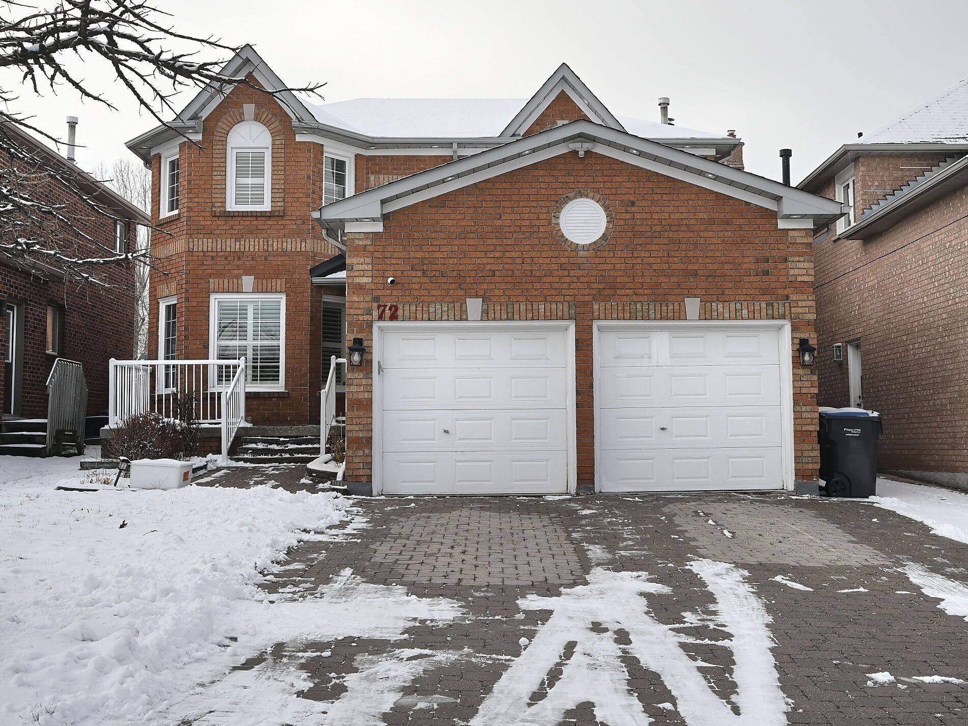 Brampton, ON L6R 1E3,72 Adirondack CRES W