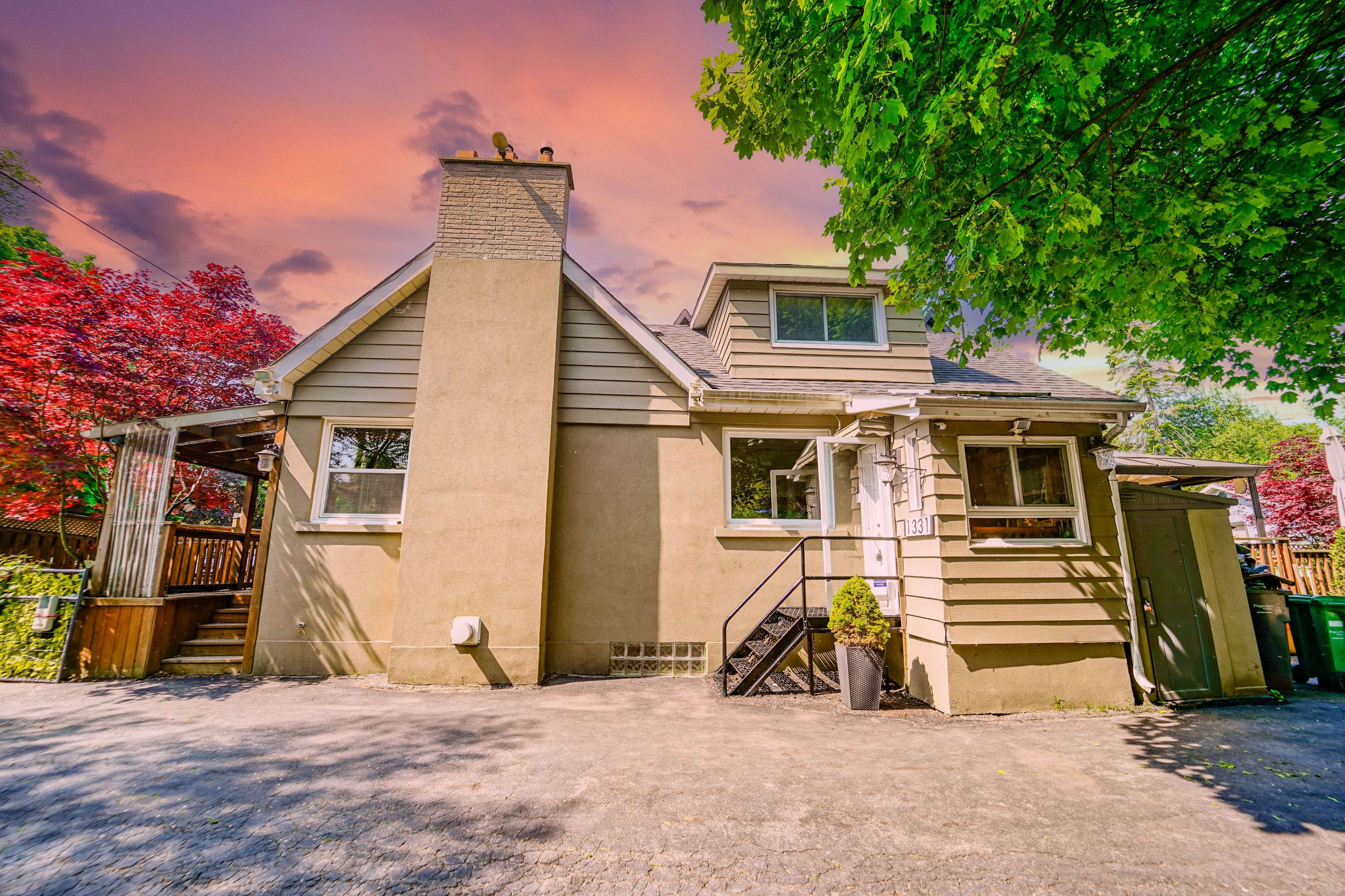 Mississauga, ON L5E 1J3,1331 St. James AVE