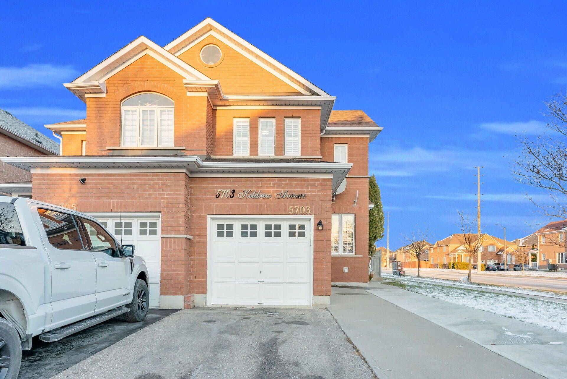 Mississauga, ON L5M 7B9,5703 Keldrew AVE