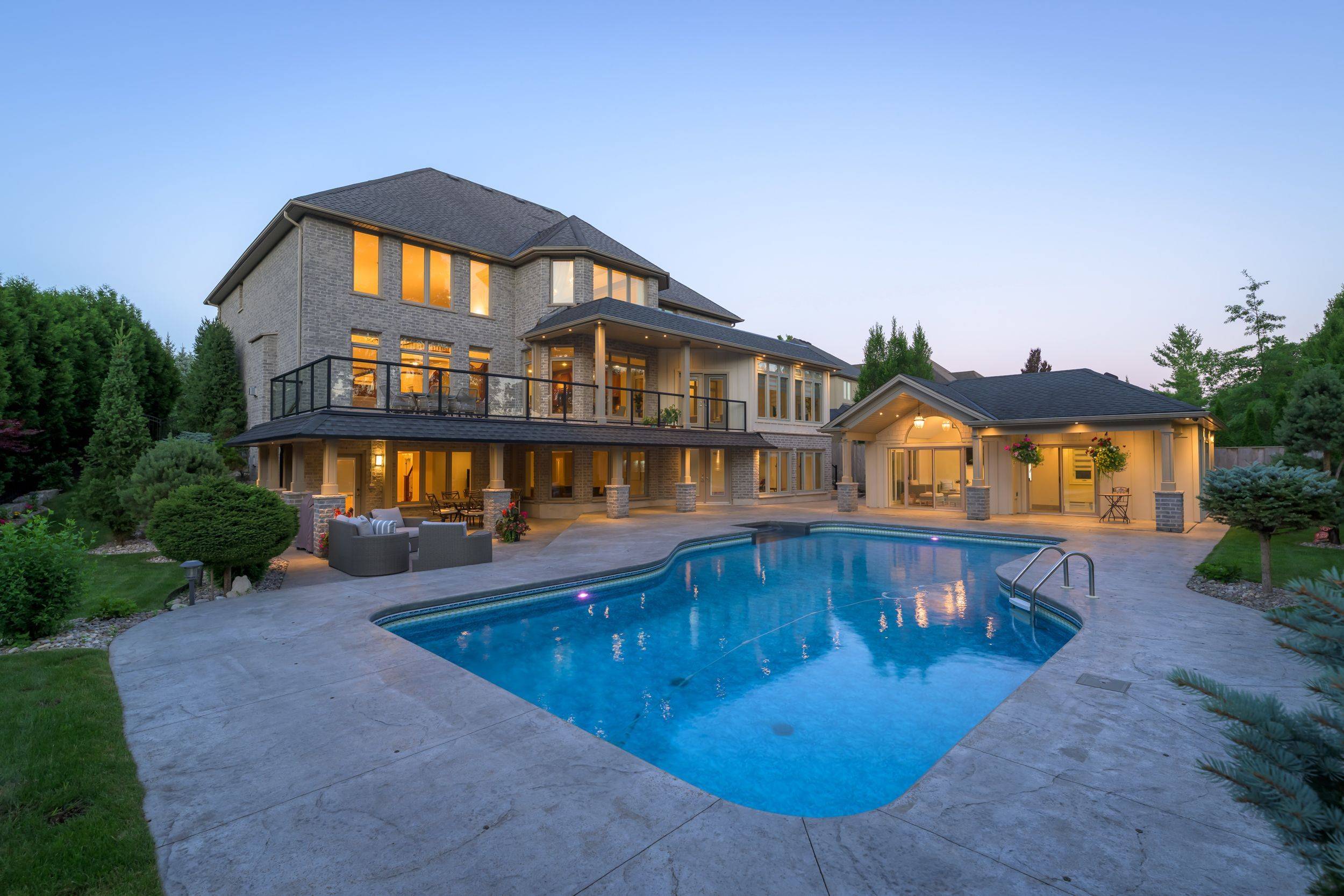 London North, ON N6G 5M7,2142 Valleyrun BLVD