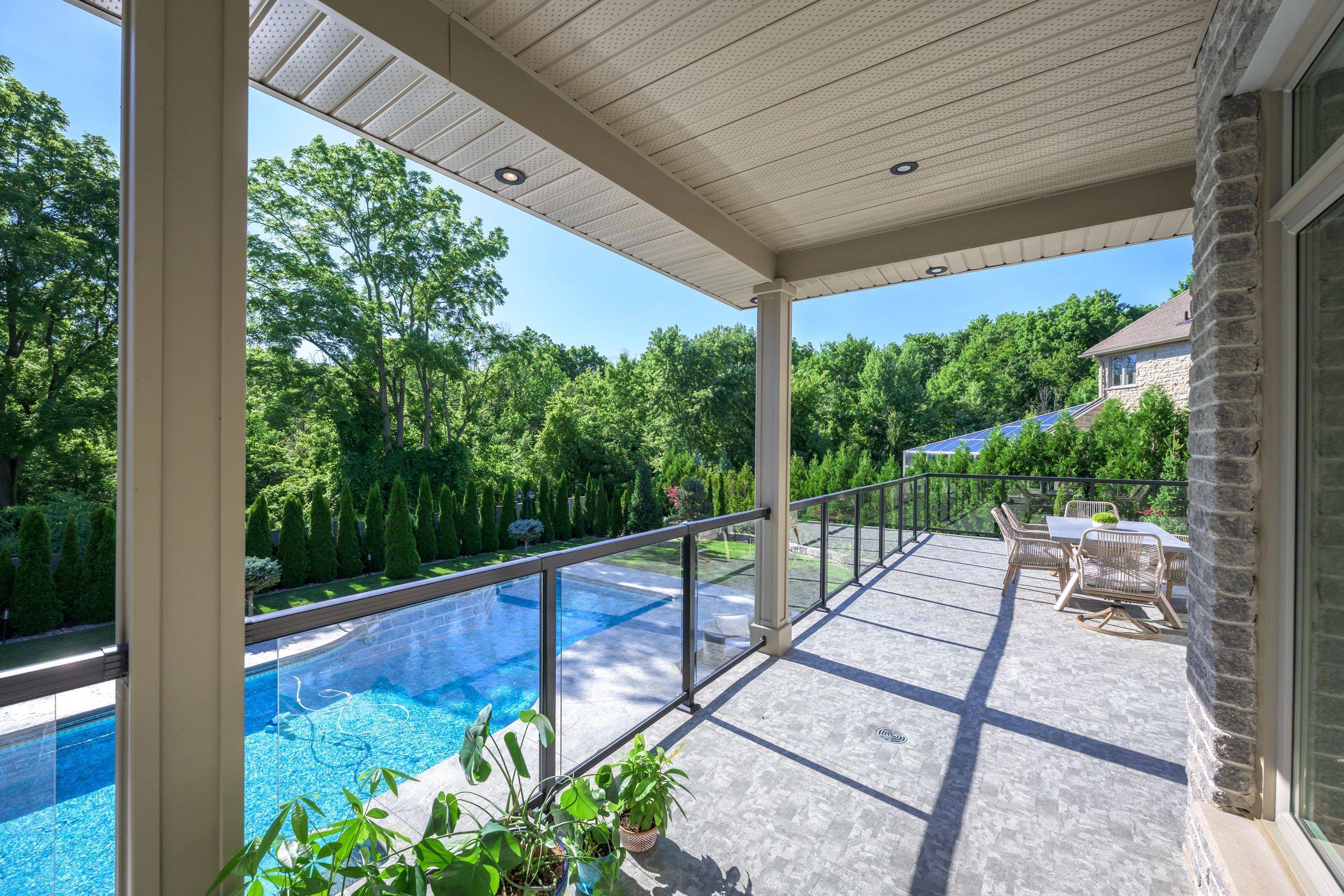 London North, ON N6G 5M7,2142 Valleyrun BLVD