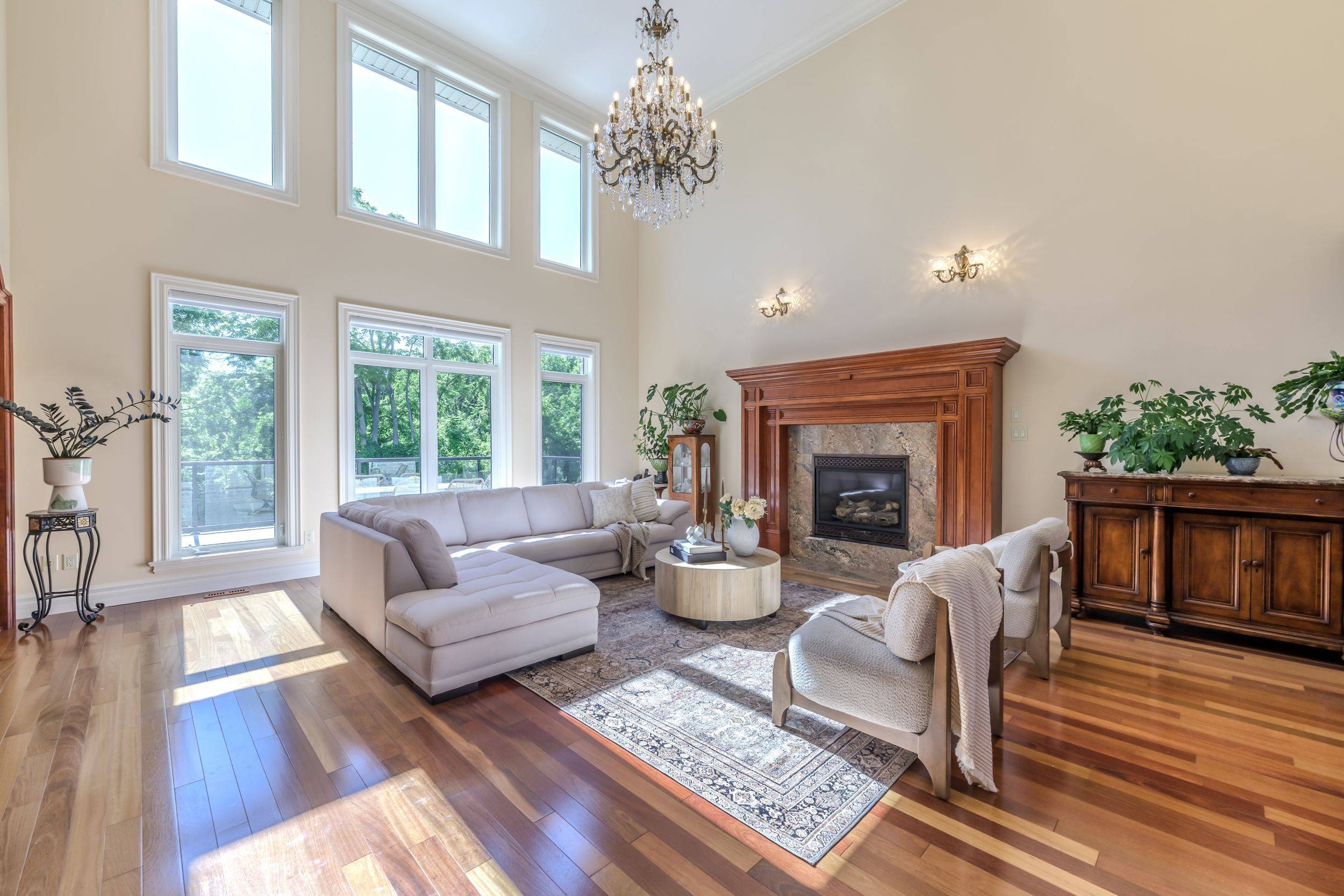 London North, ON N6G 5M7,2142 Valleyrun BLVD