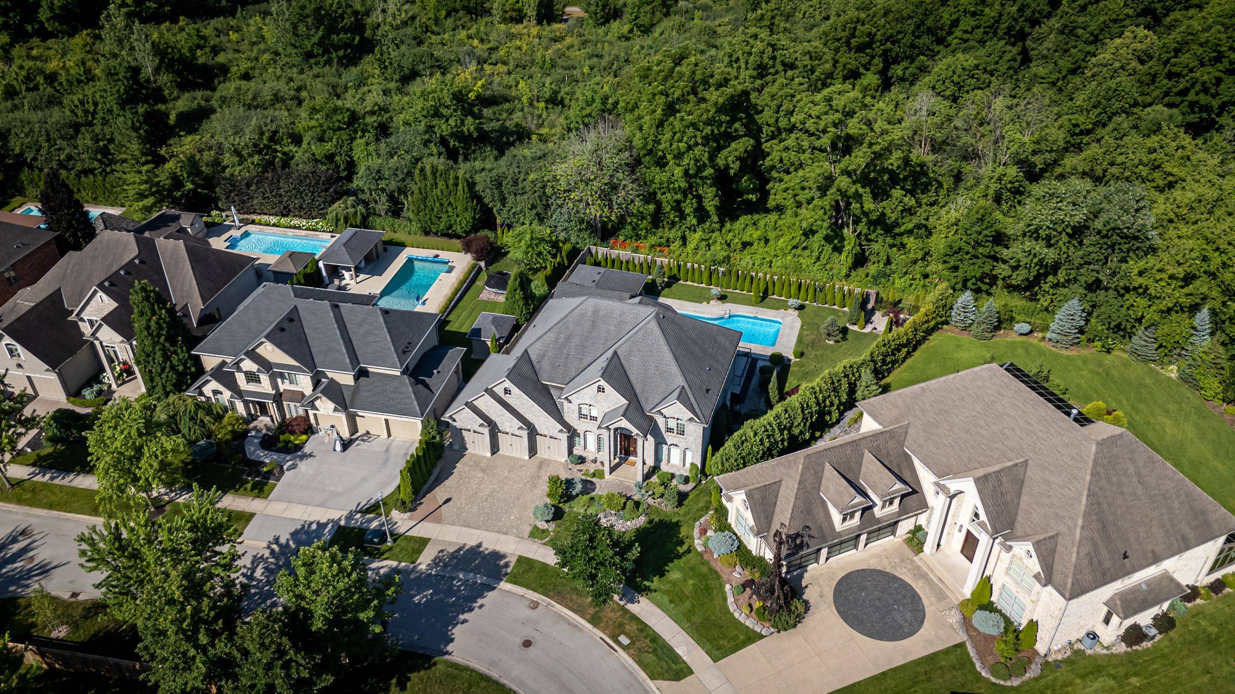 London North, ON N6G 5M7,2142 Valleyrun BLVD