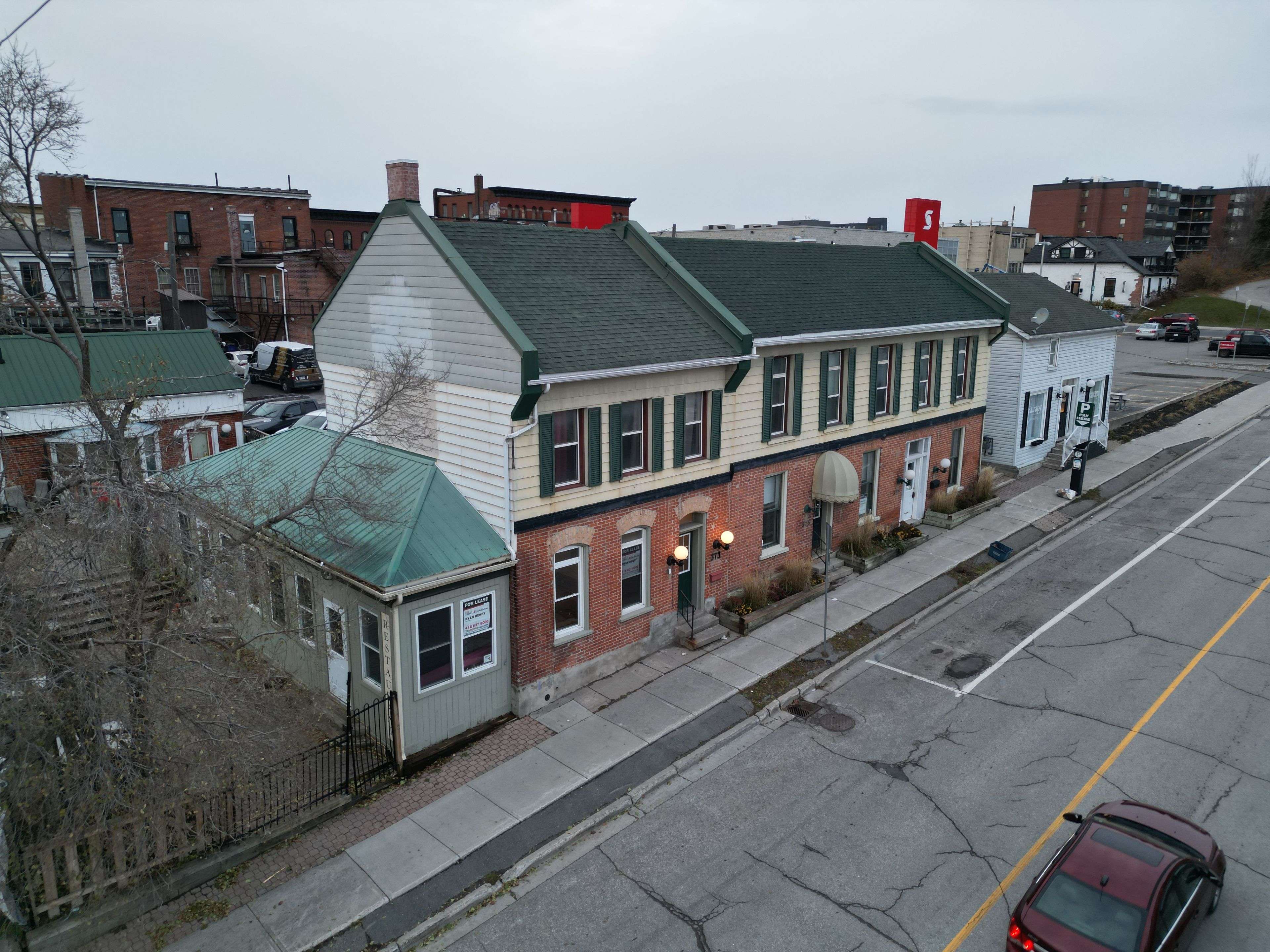 Peterborough, ON K9H 3J7,373-377 Queen ST