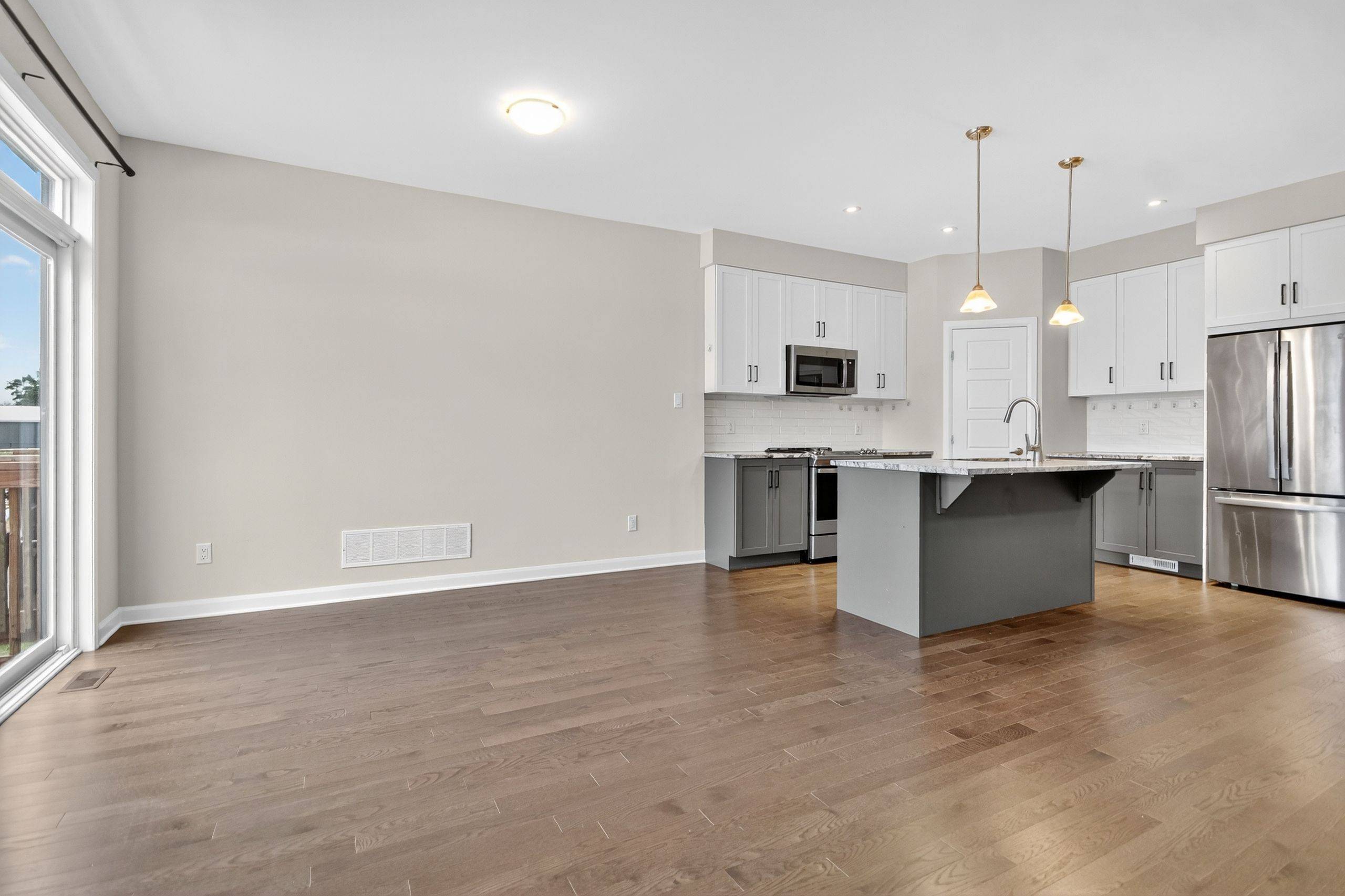 Carp - Huntley Ward, ON K0A 1L0,147 Salisbury ST