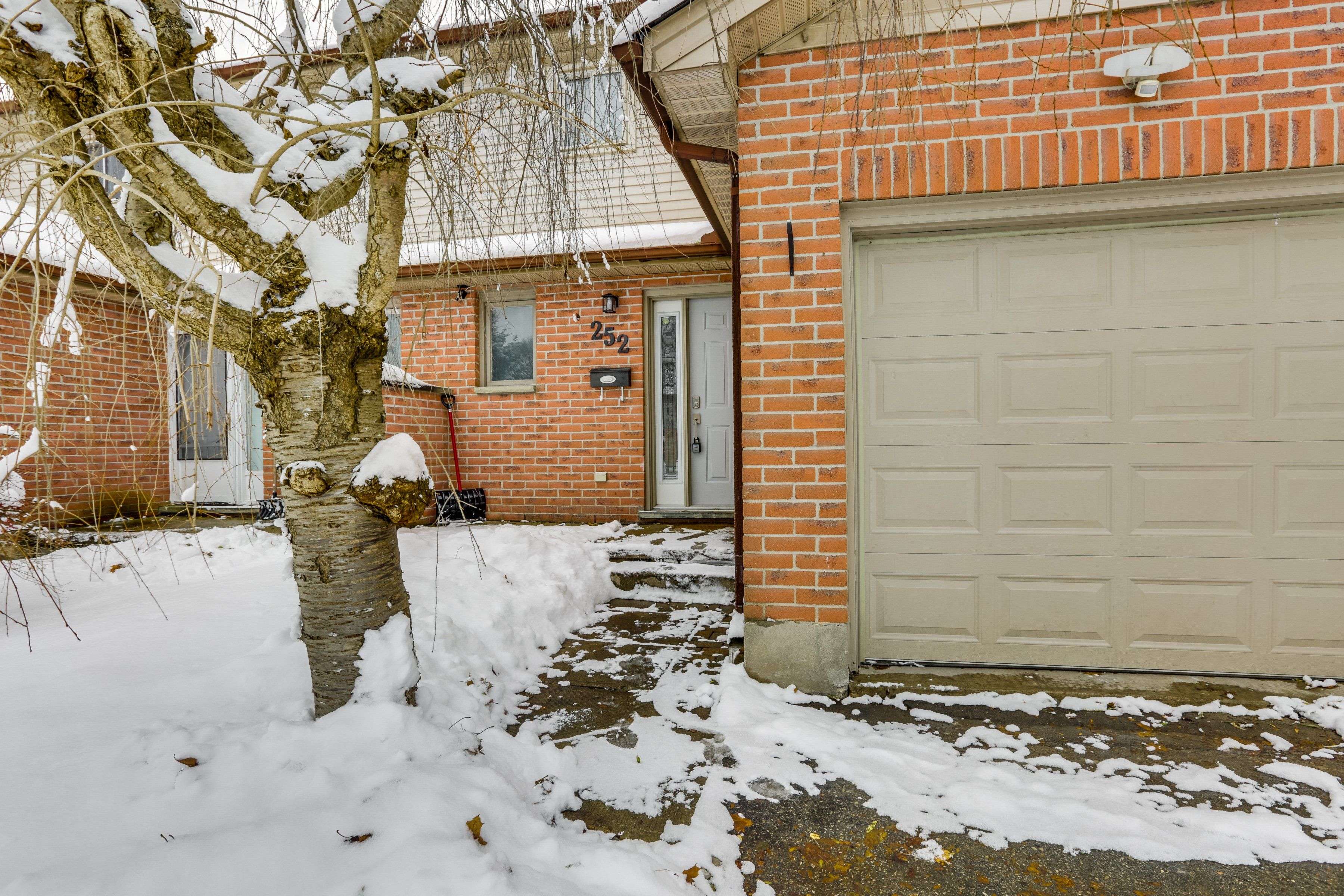 London East, ON N5V 4B2,252 Martinet AVE