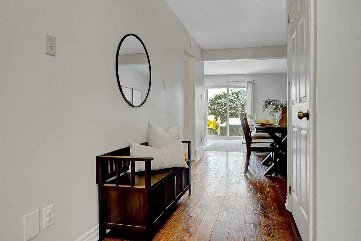 Kanata, ON K2L 2Z4,34 Stokes CRES