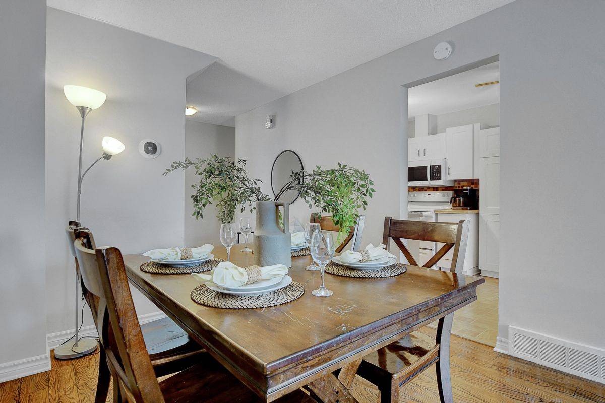 Kanata, ON K2L 2Z4,34 Stokes CRES