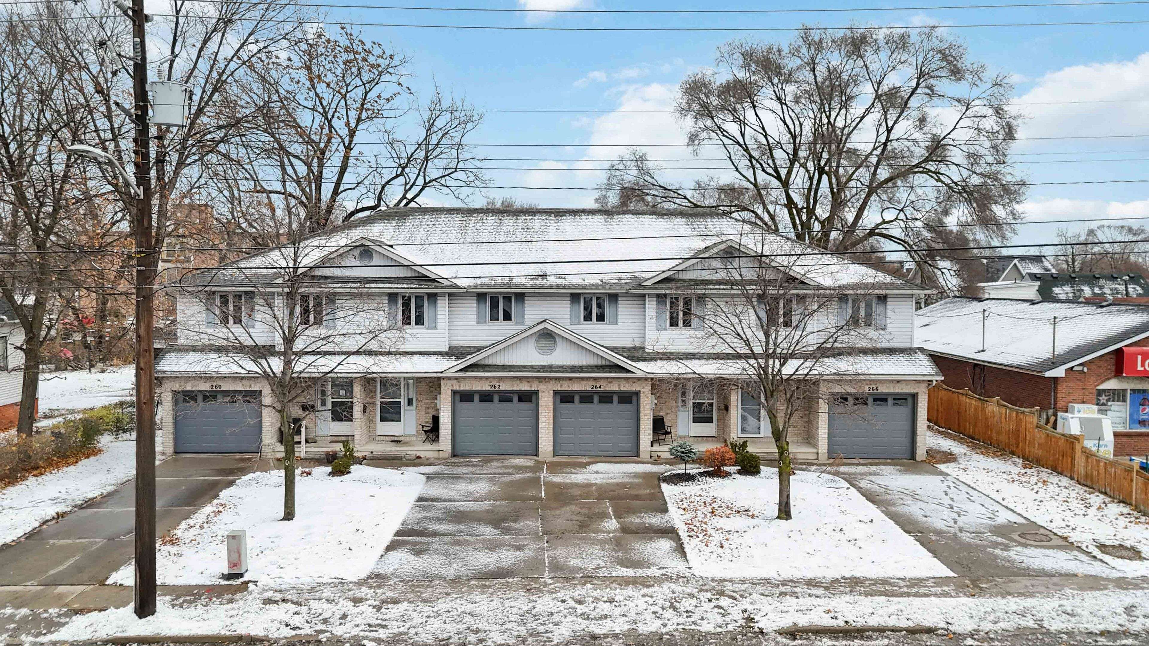 Sarnia, ON N7T 4V8,260-266 London RD