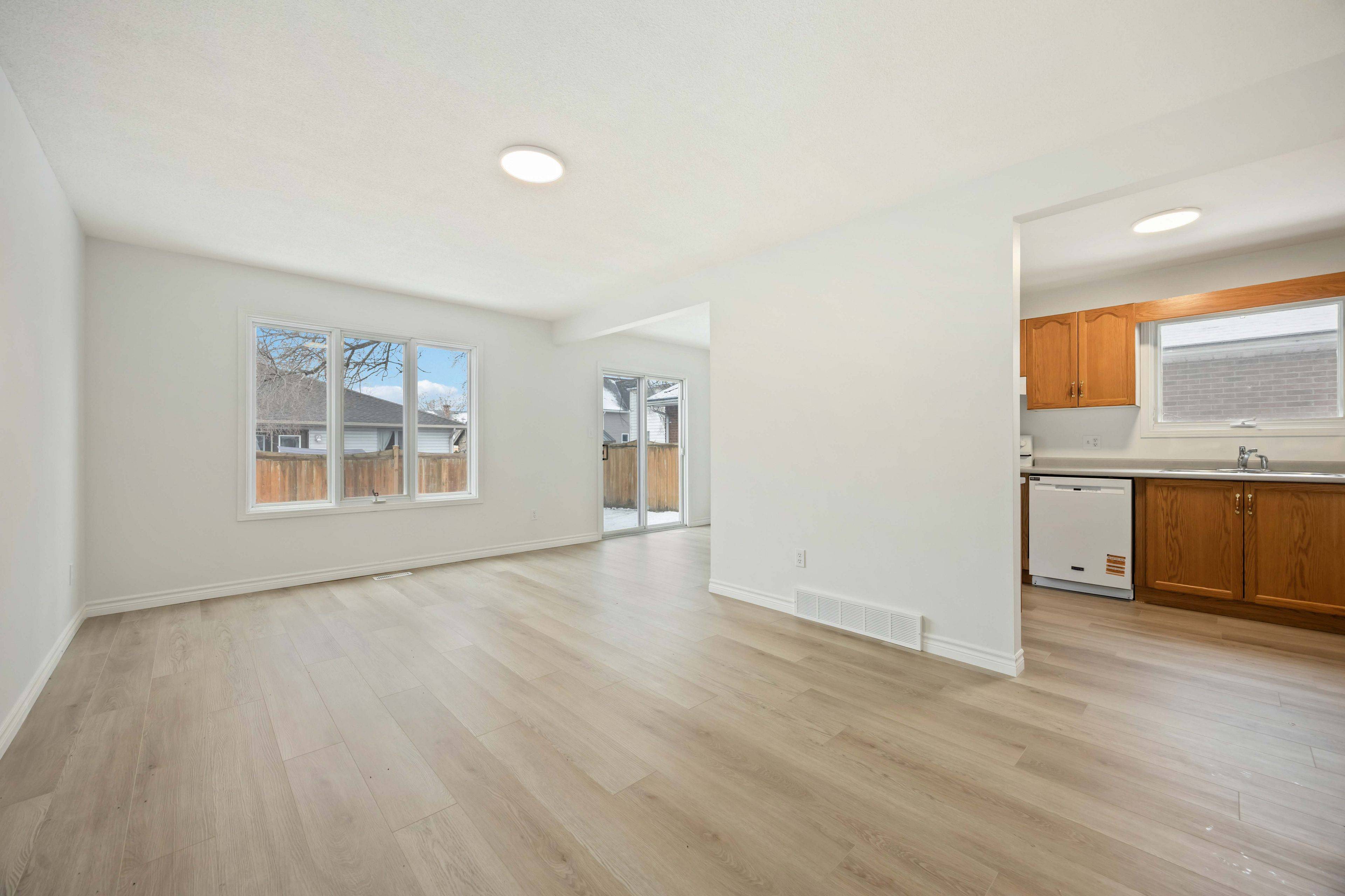 Sarnia, ON N7T 4V8,260-266 London RD