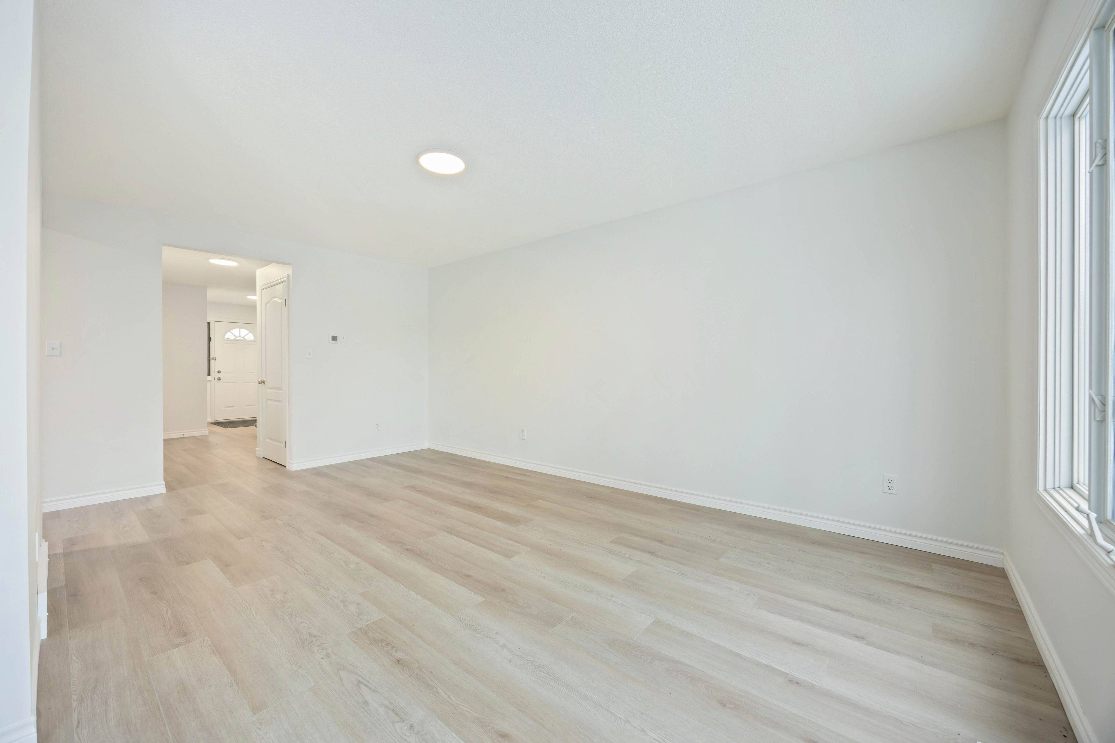 Sarnia, ON N7T 4V8,260-266 London RD