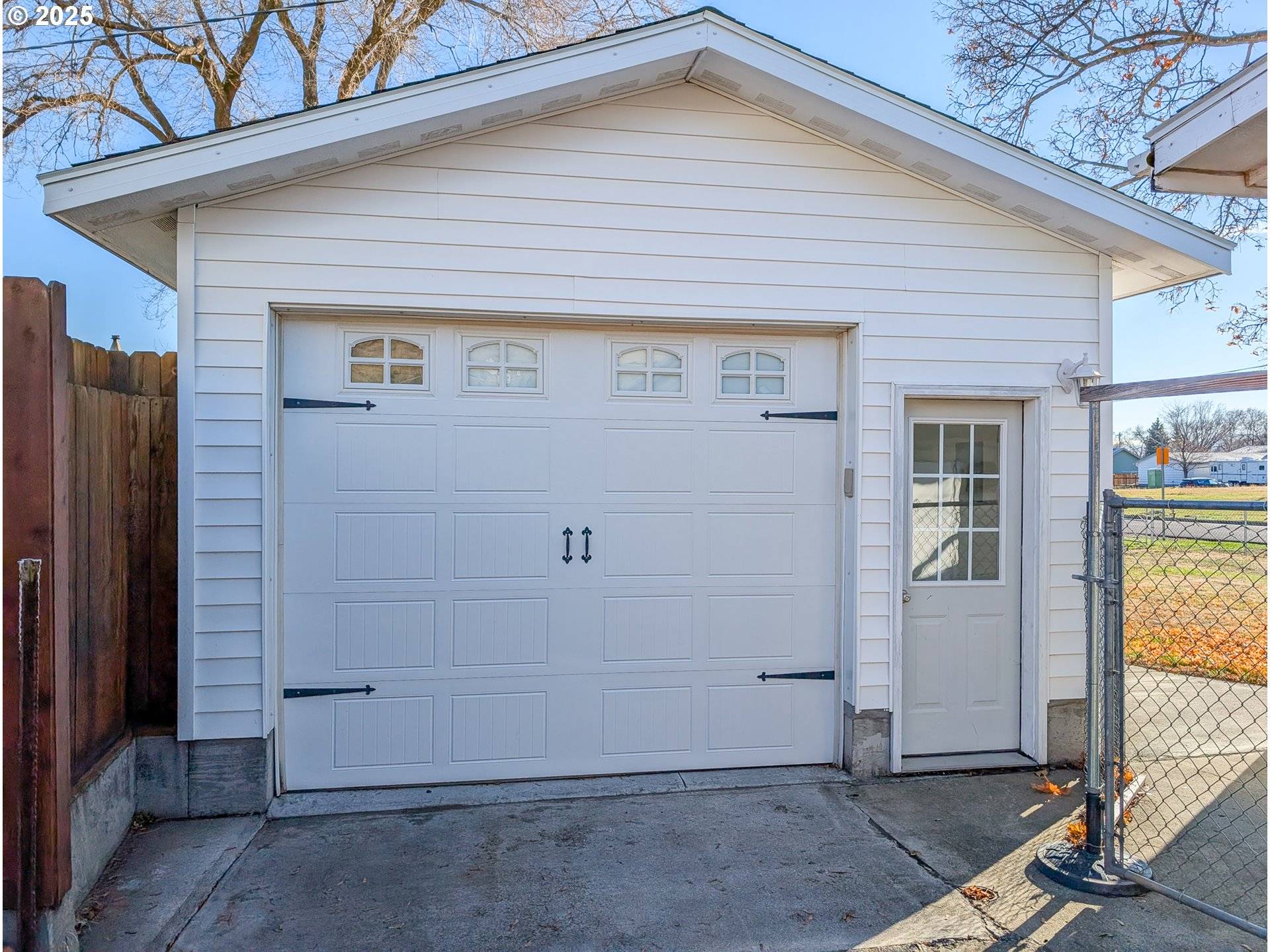 La Grande, OR 97850,901 2ND ST