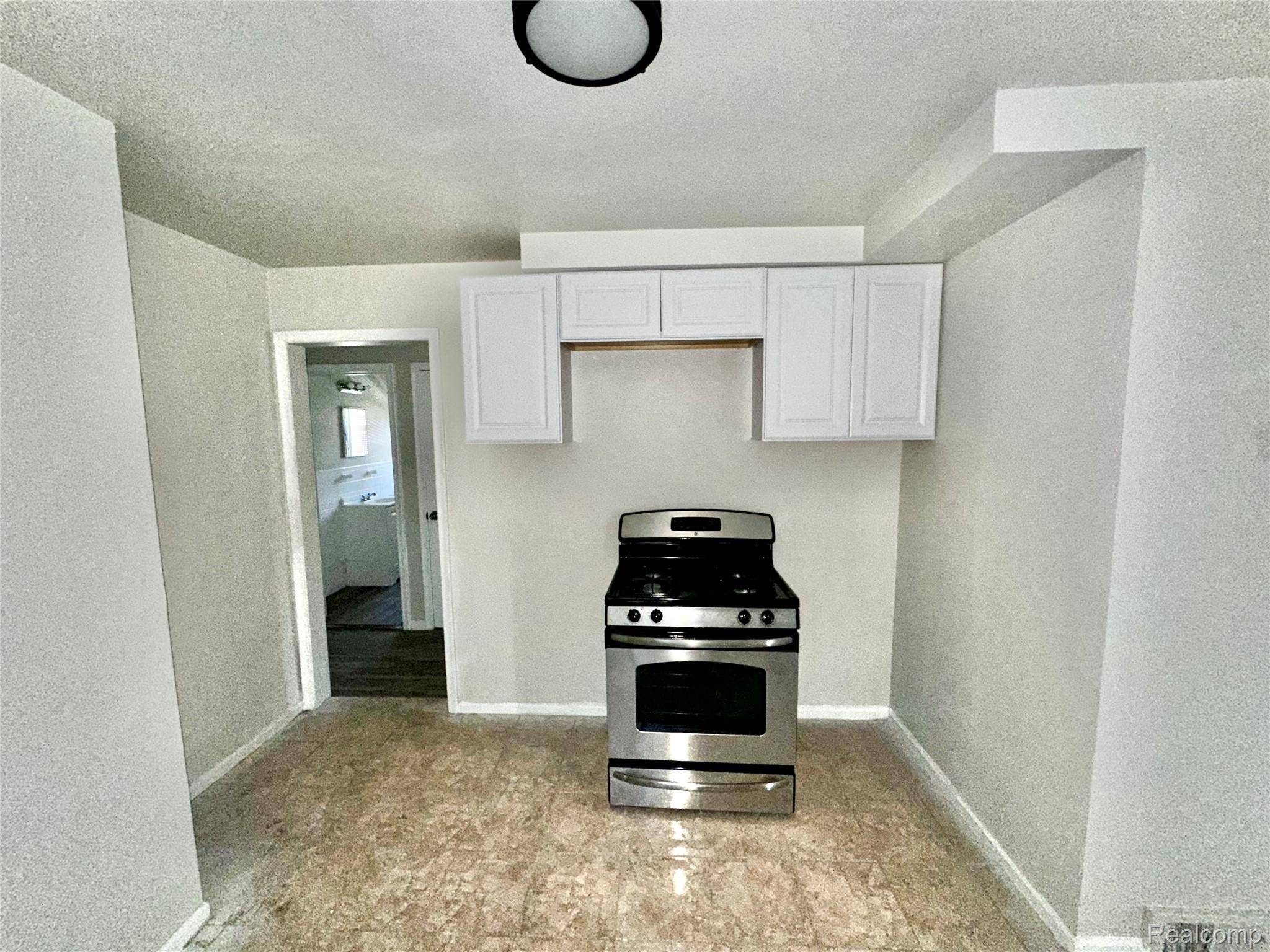 Detroit, MI 48228,18940 Sawyer ST