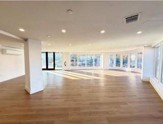 Staten  Island, NY 10301,160 Richmond TER