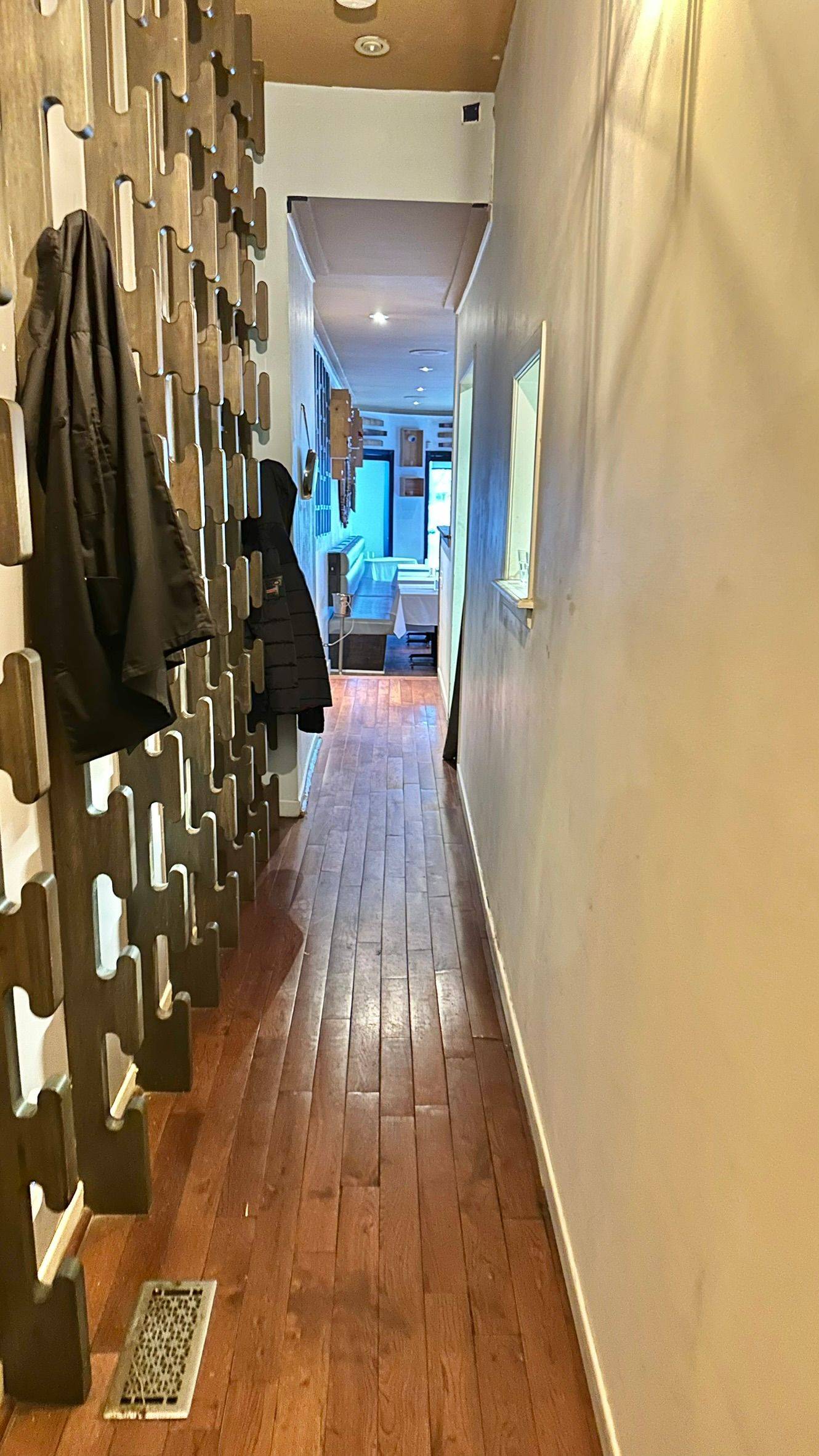 Toronto C02, ON M6G 2V9,538 Manning AVE