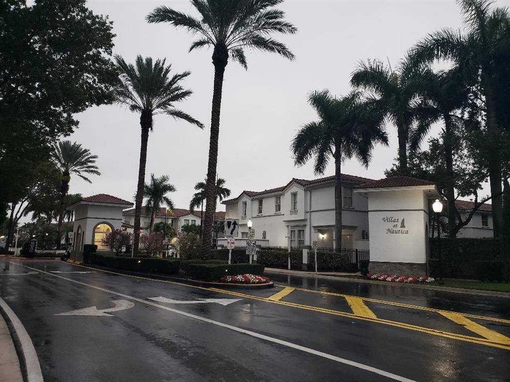 Hollywood, FL 33027,15637 SW 41st St