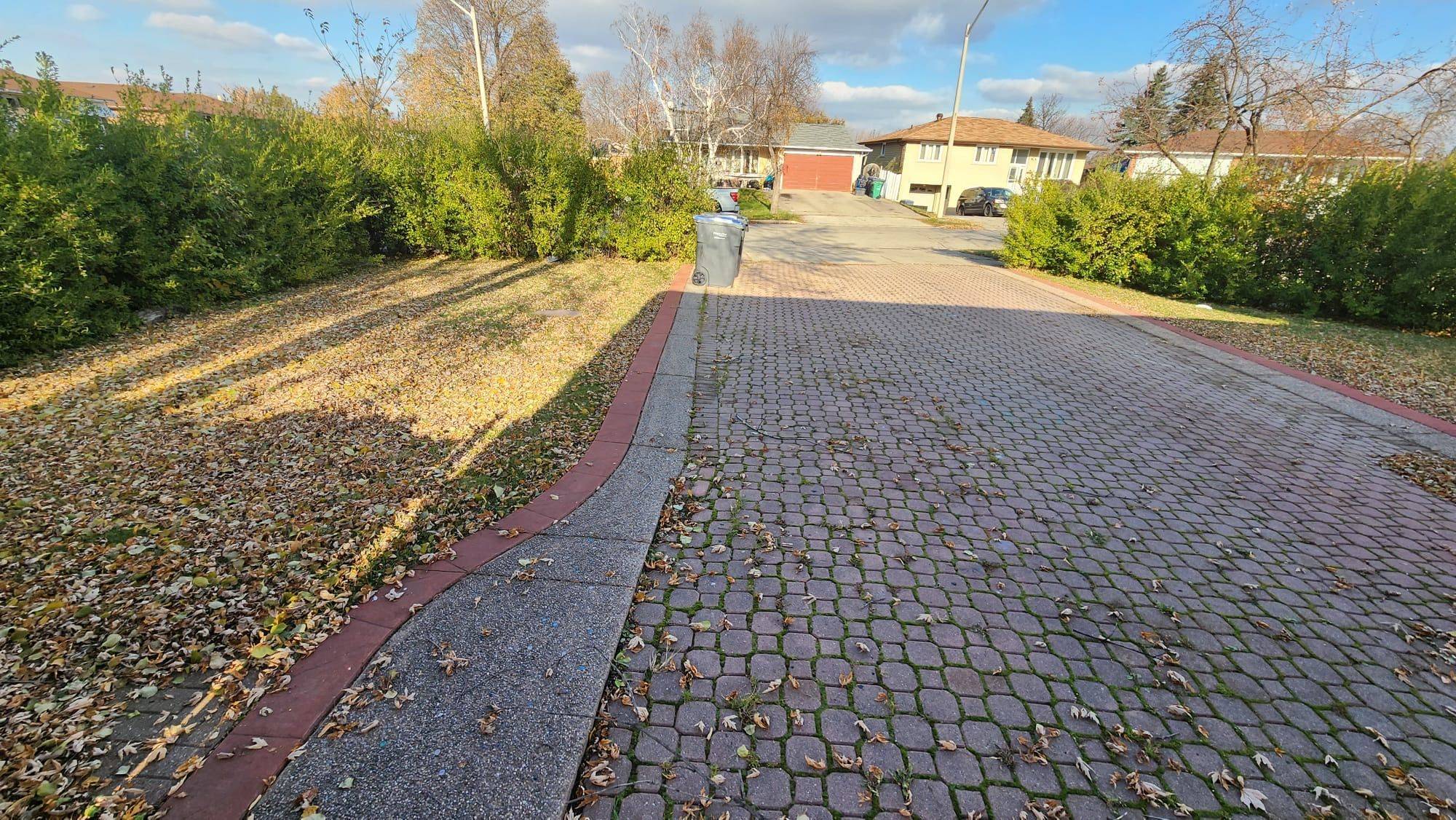 Mississauga, ON L4T 2J9,7270 Mohican CT