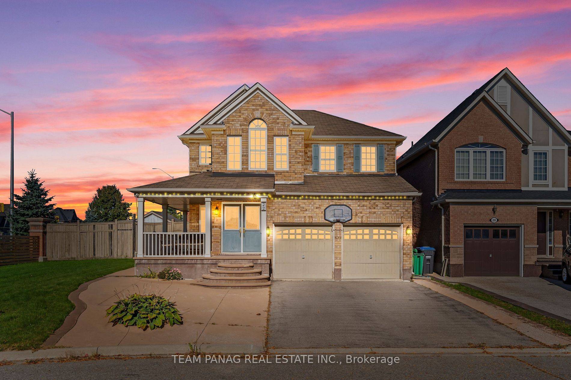 Brampton, ON L6P 2Y7,22 Coachlight CRES