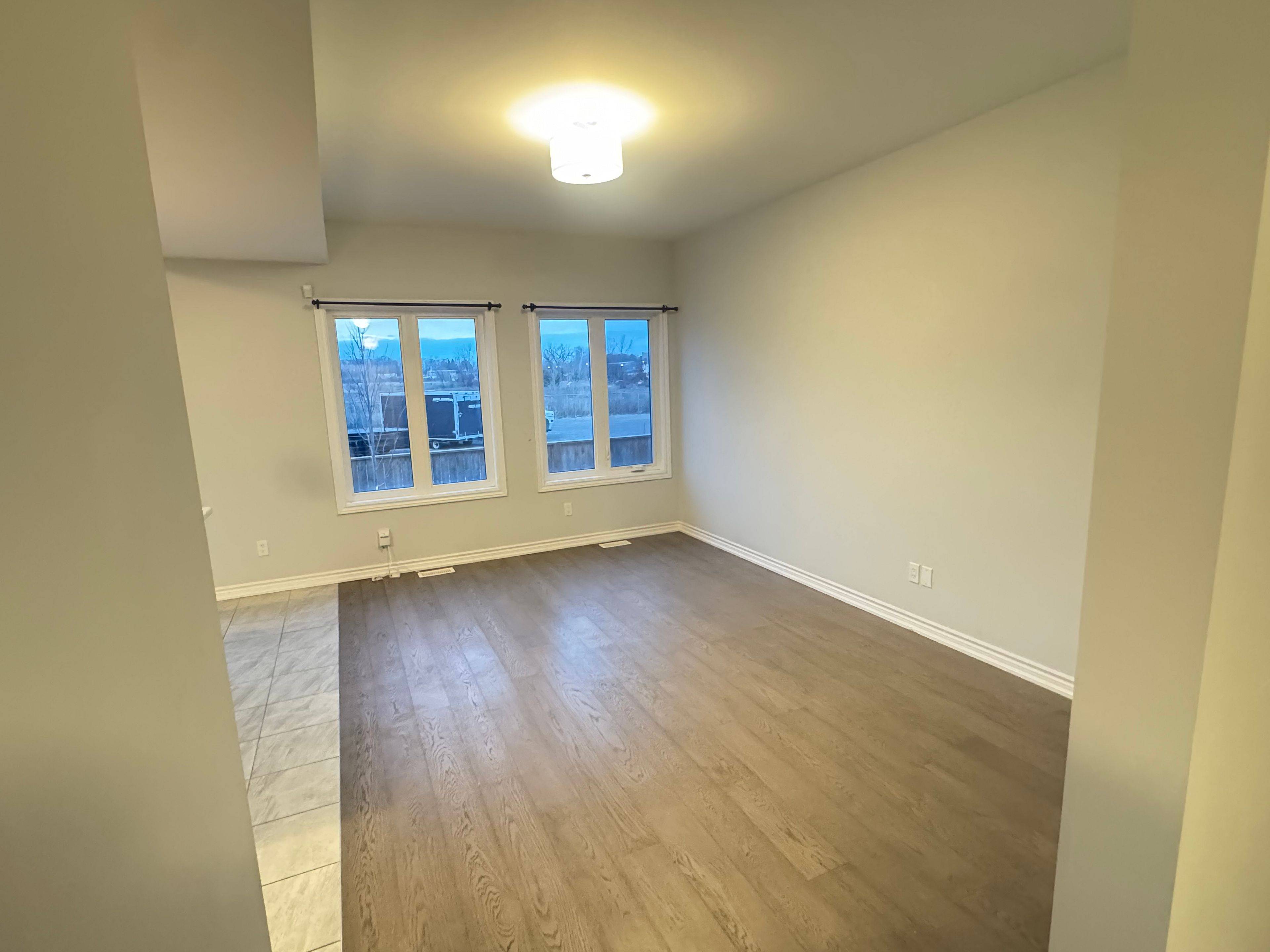 Welland, ON L3C 0K2,87 Renfrew TRL #18