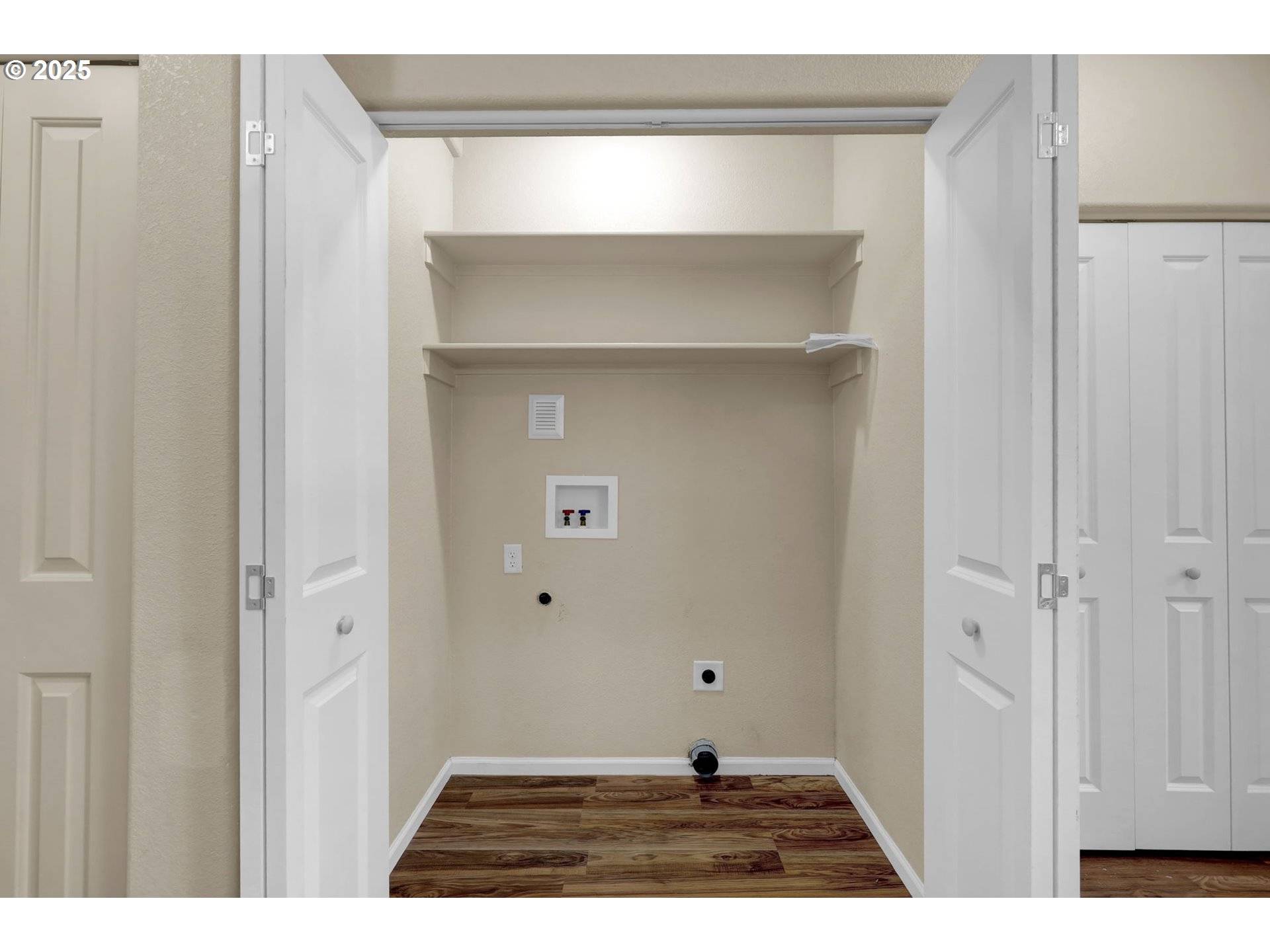 Eugene, OR 97404,1725 ALLEA DR