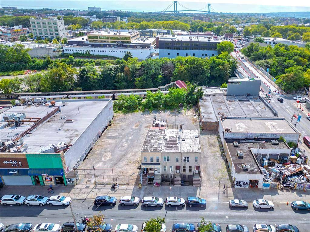 Brooklyn, NY 11220,708 61st ST