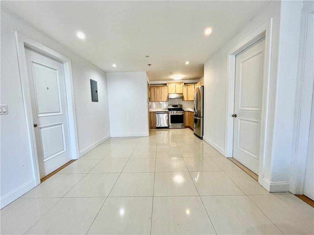 Rego Park, NY 11374,6538 Austin ST #4F