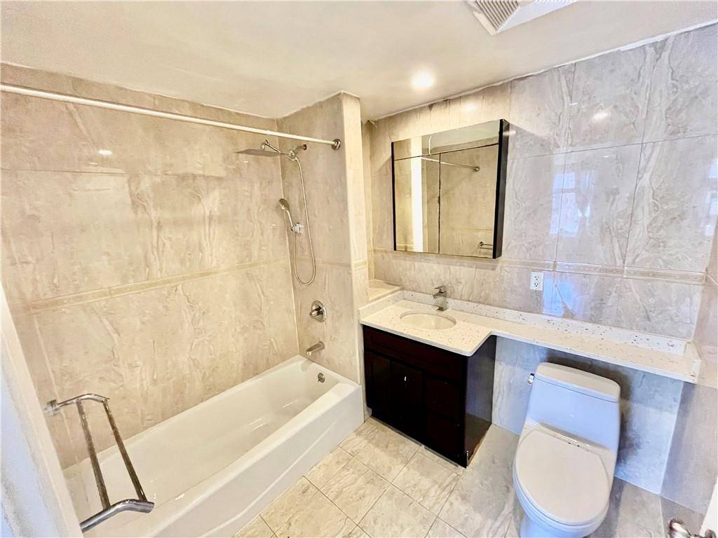 Rego Park, NY 11374,6538 Austin ST #4F