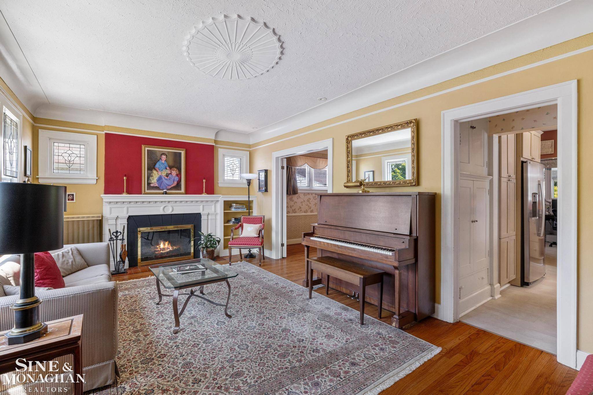 Grosse Pointe, MI 48236,432 Calvin AVE