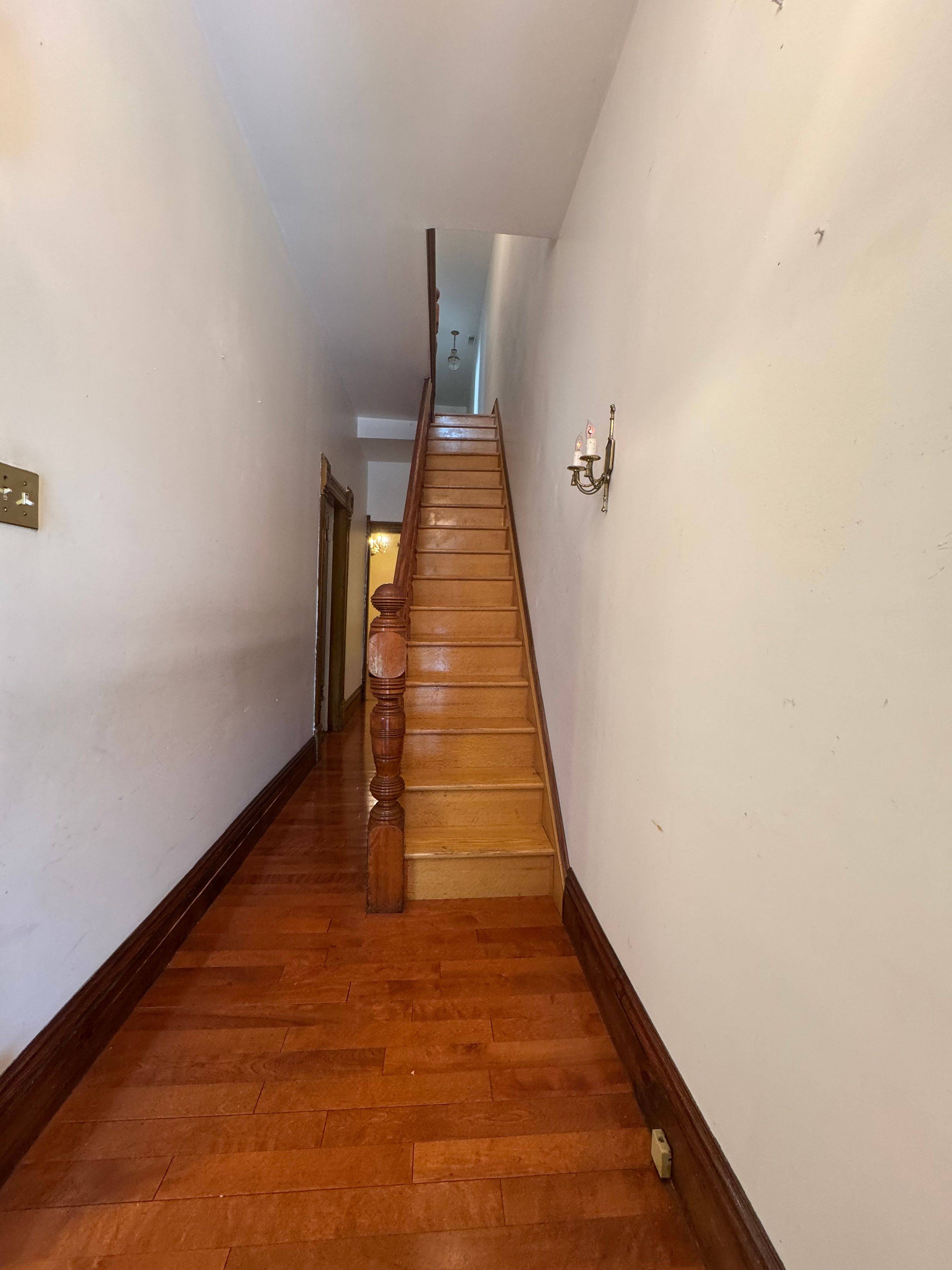 Toronto C01, ON M6J 2J8,203 Euclid AVE