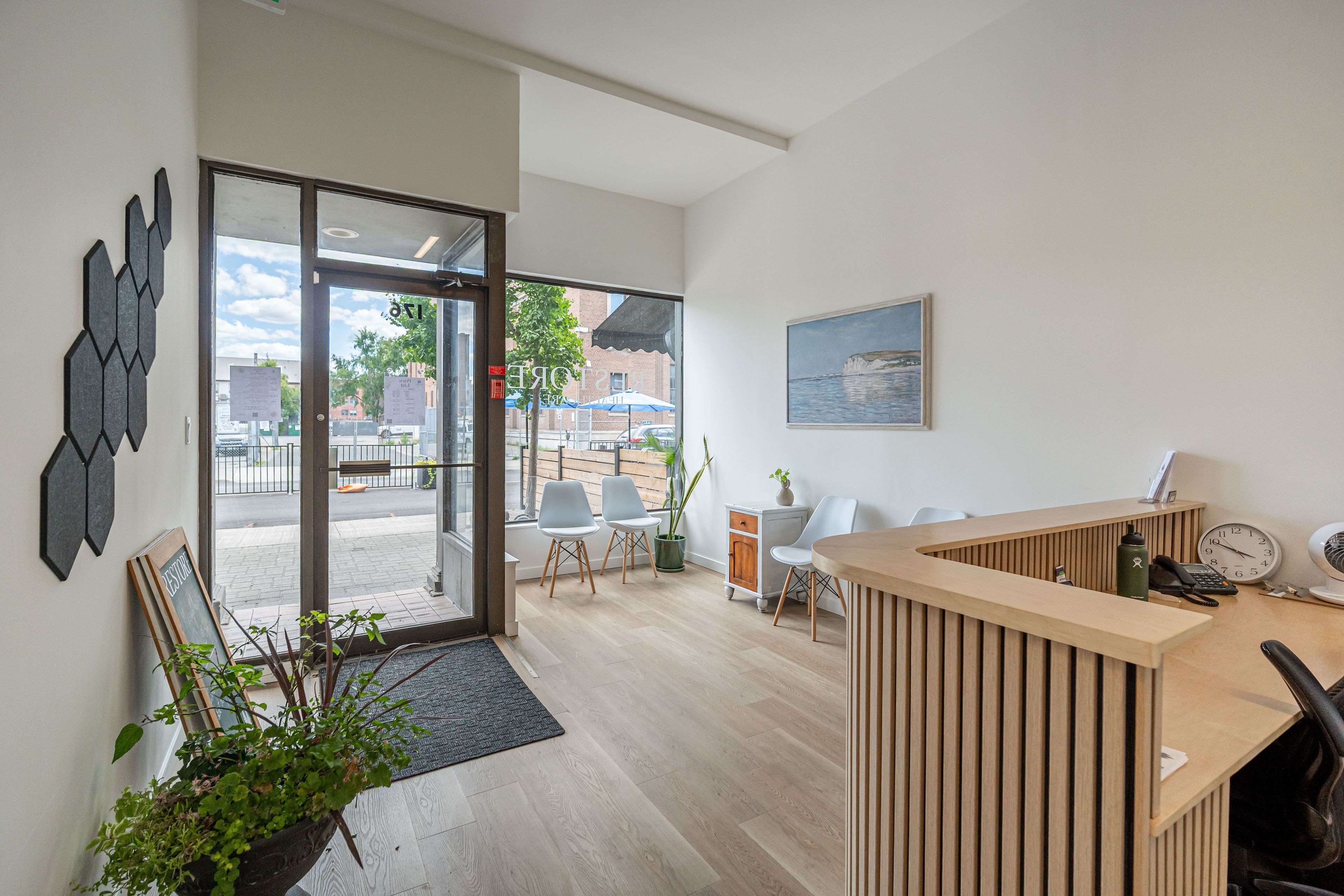 Peterborough, ON K9H 2L2,174-176 Hunter ST W