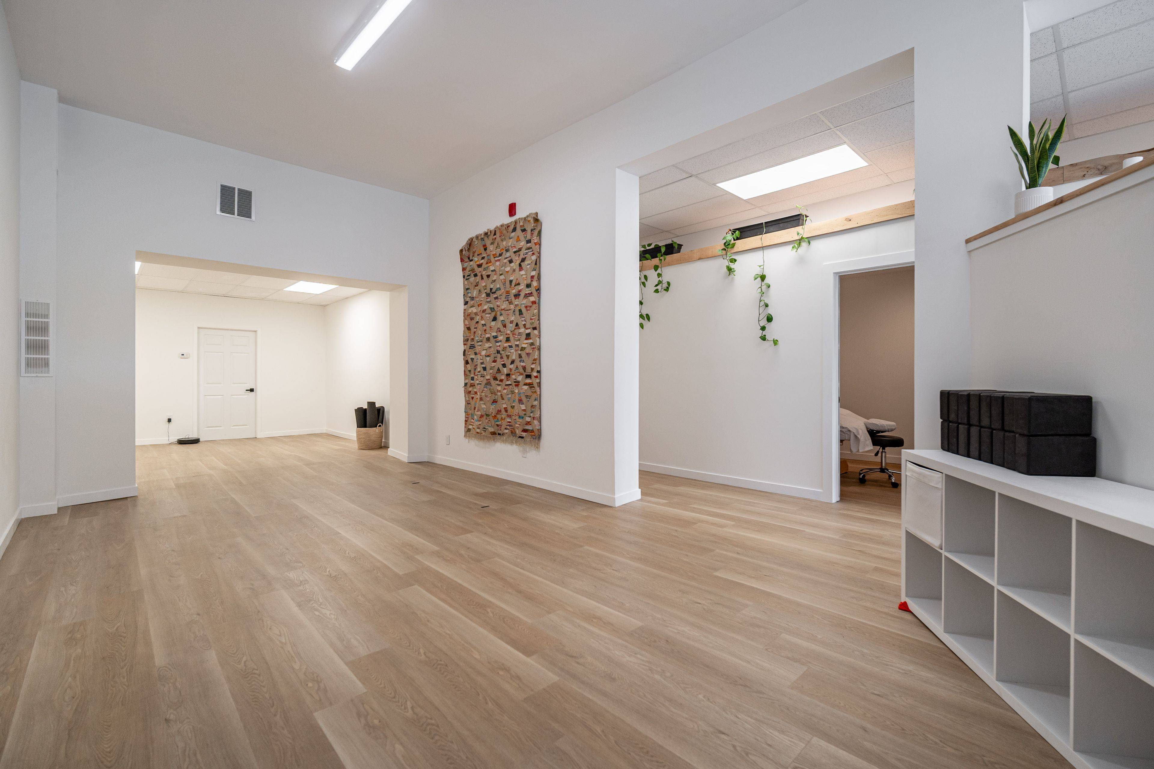 Peterborough, ON K9H 2L2,174-176 Hunter ST W