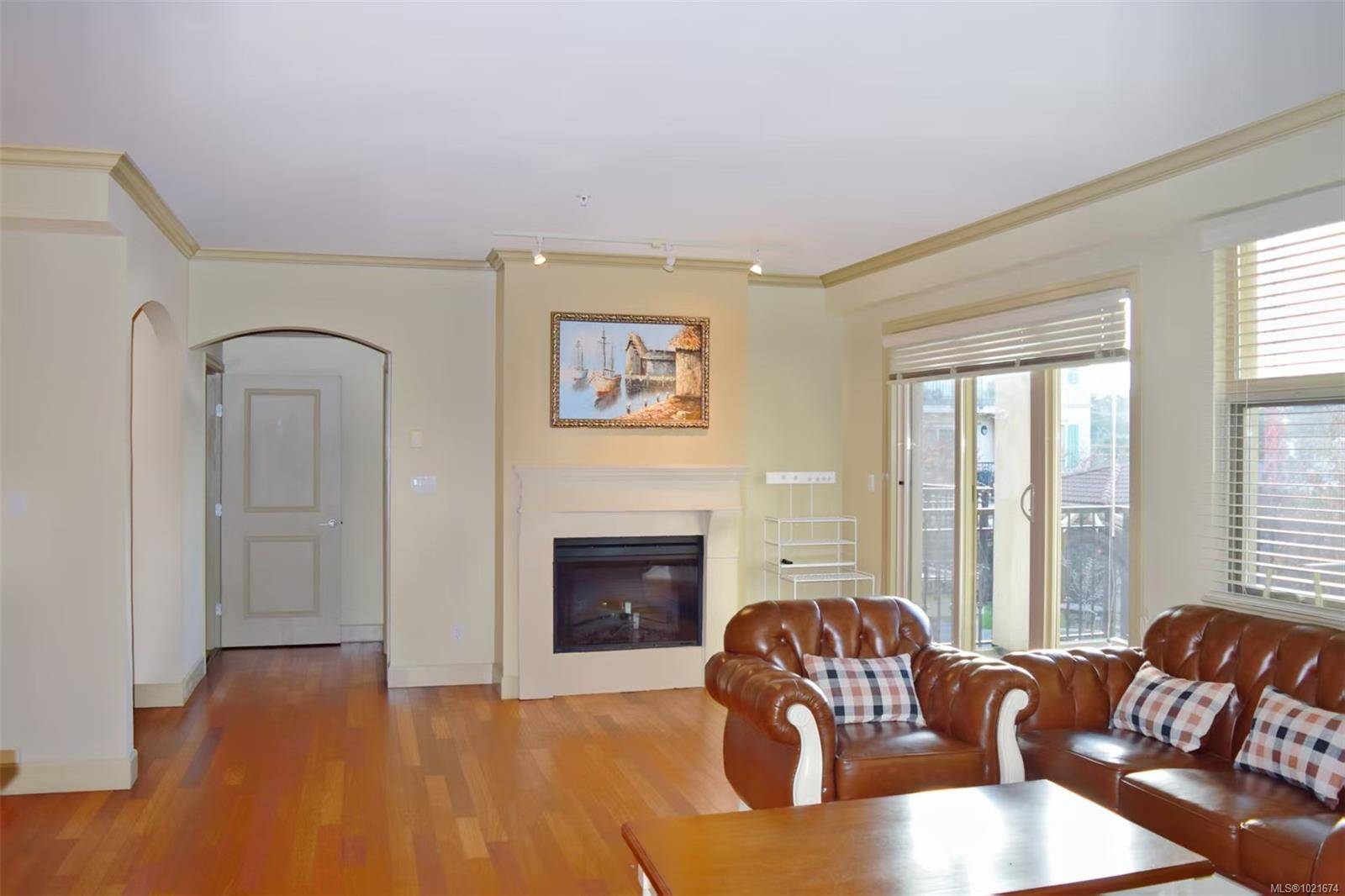 Saanich, BC V8N 0A1,1620 McKenzie Ave #309