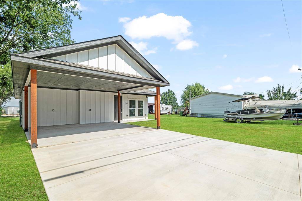 Whitesboro, TX 76273,406 Depot Street