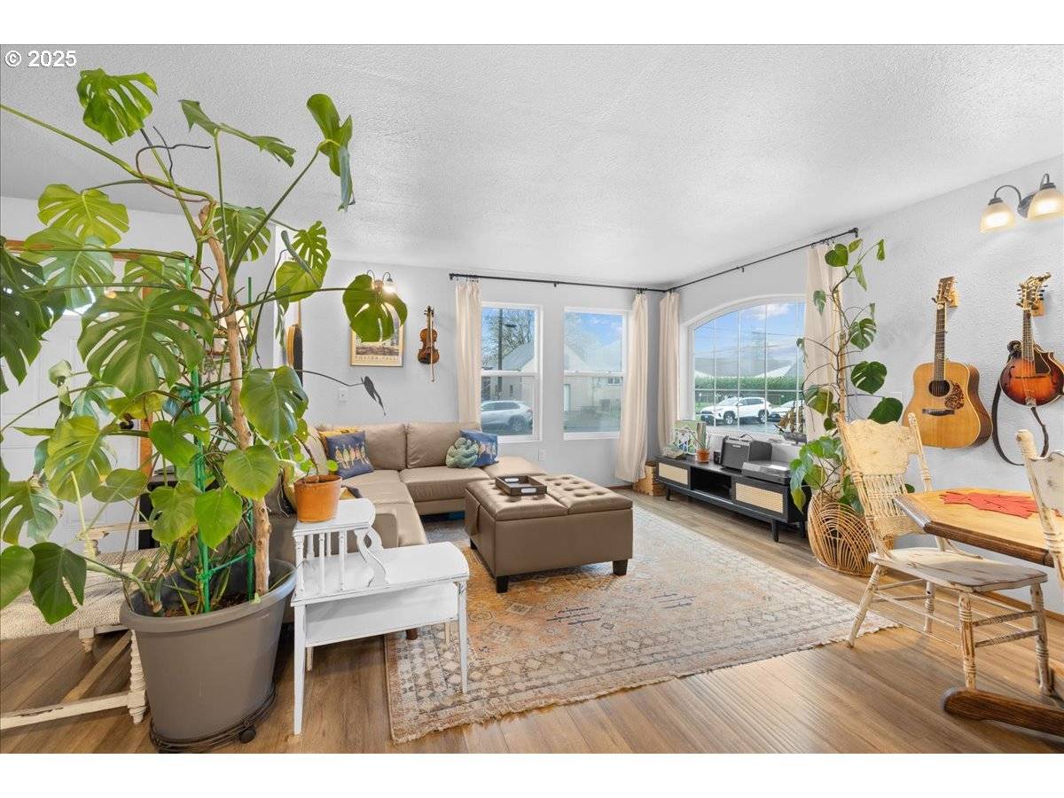 Tillamook, OR 97141,2305 7TH ST