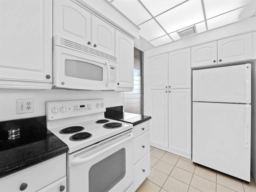 Fort Lauderdale, FL 33316,1900 S Ocean Dr #105