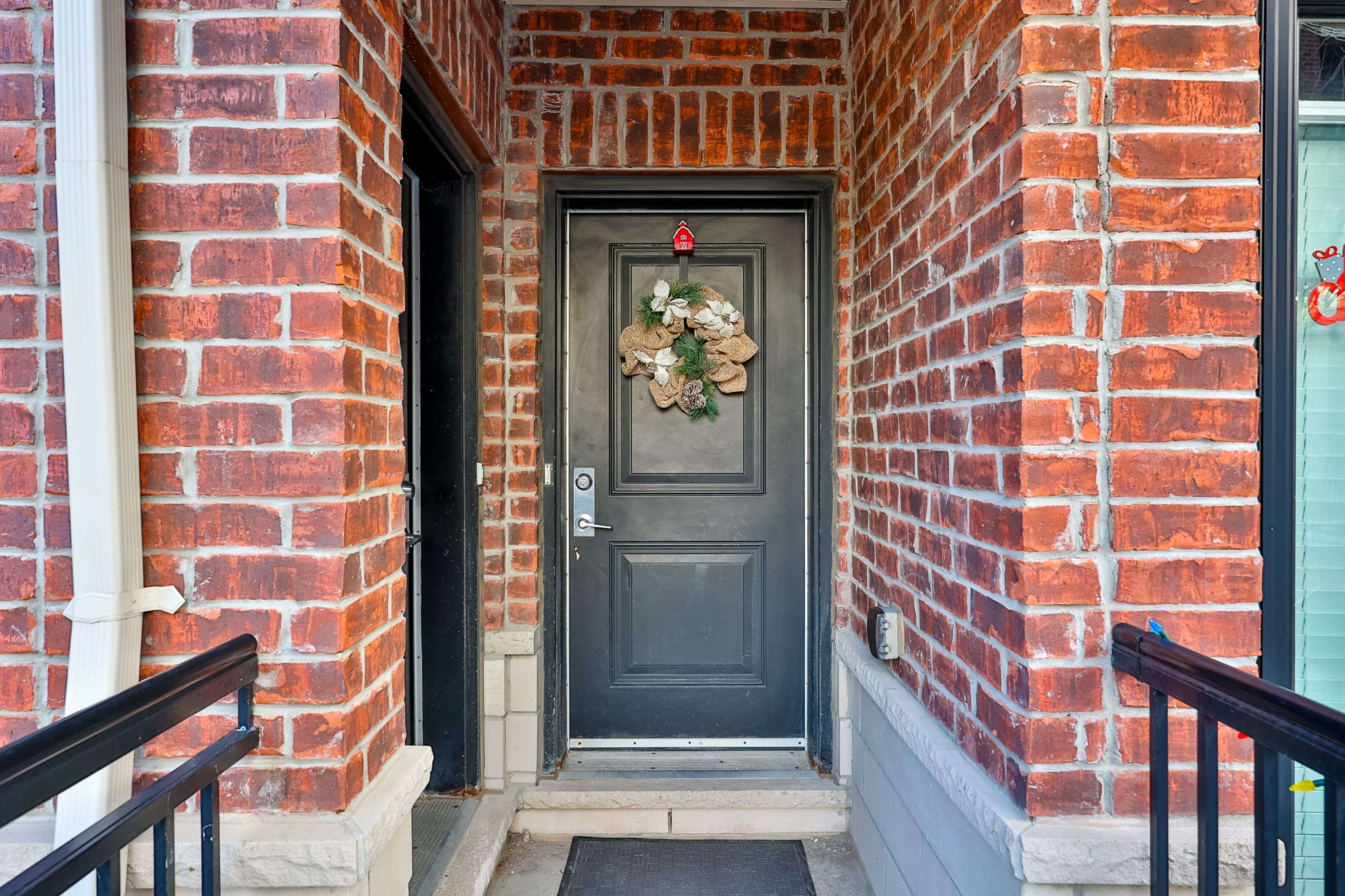 Toronto W06, ON M8V 0B8,30 Carnation AVE #92