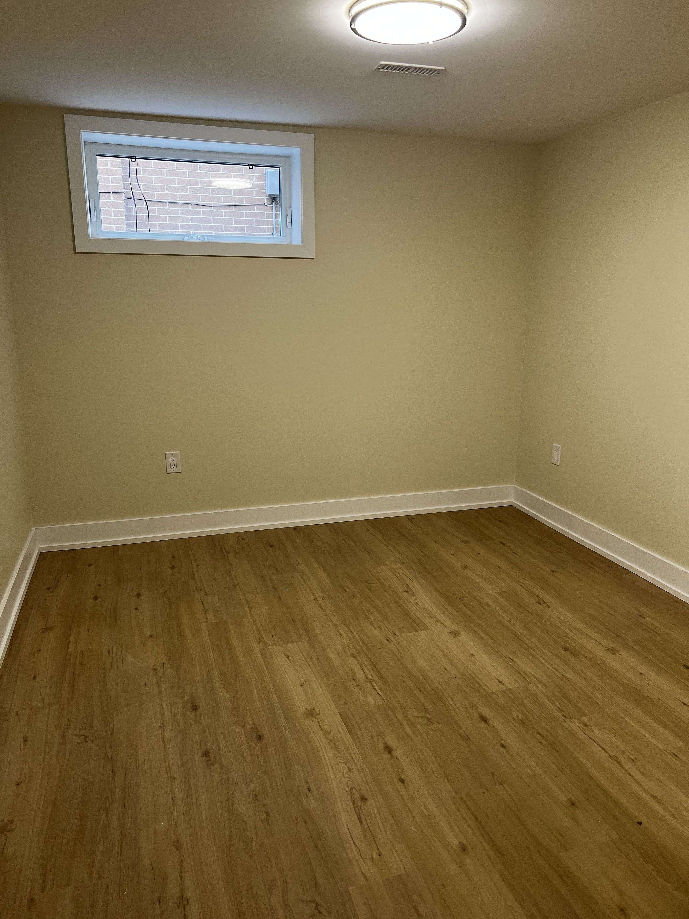 Mississauga, ON L5C 2B7,3131 Lenester DR #Lower level