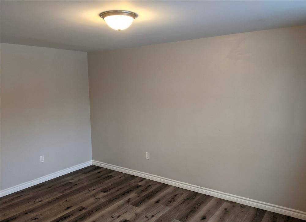 Welland, ON L3C 3K3,34 PRESTON PL