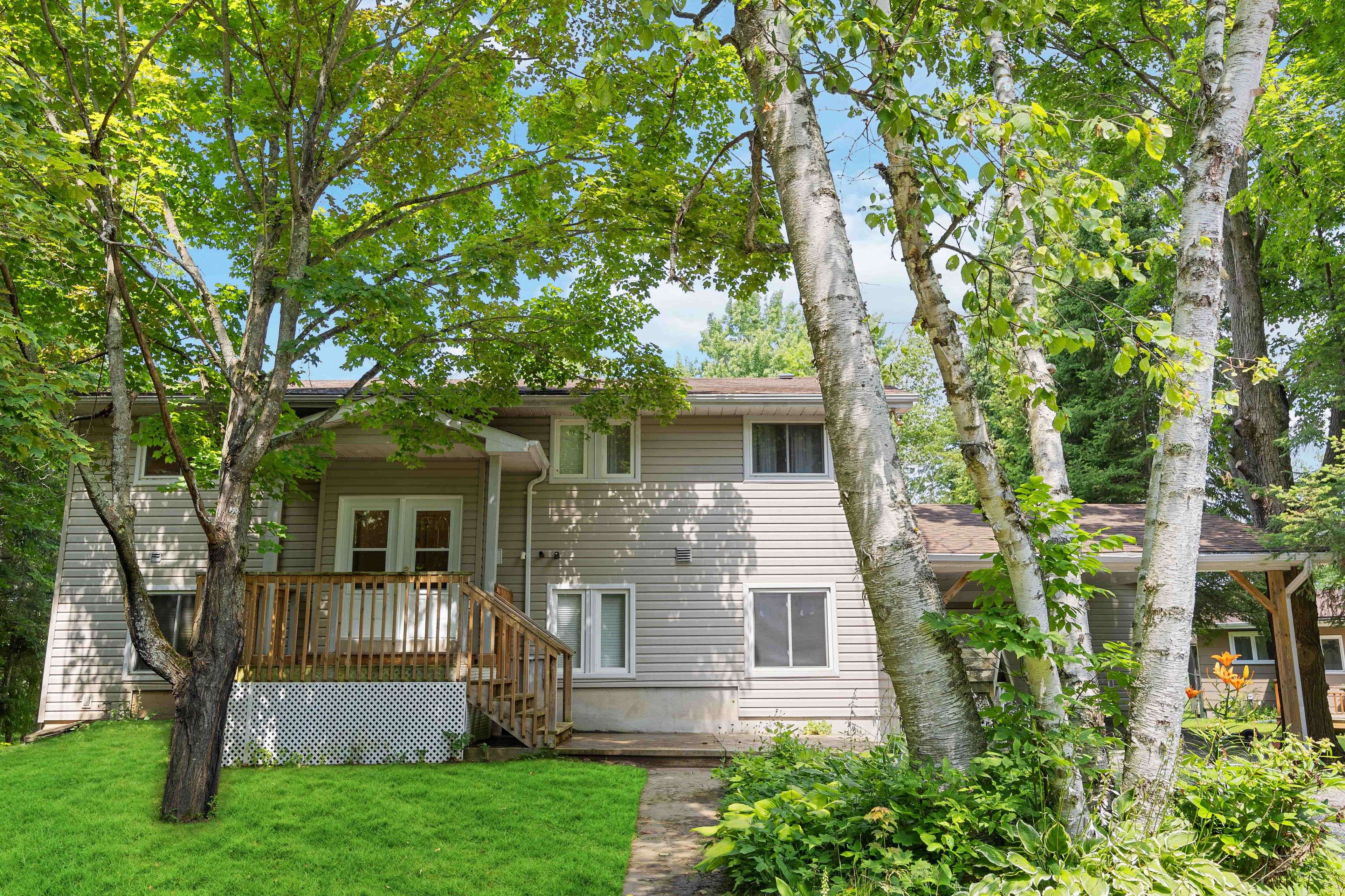 Selwyn, ON K0L 1T0,568 MALLARD CIR