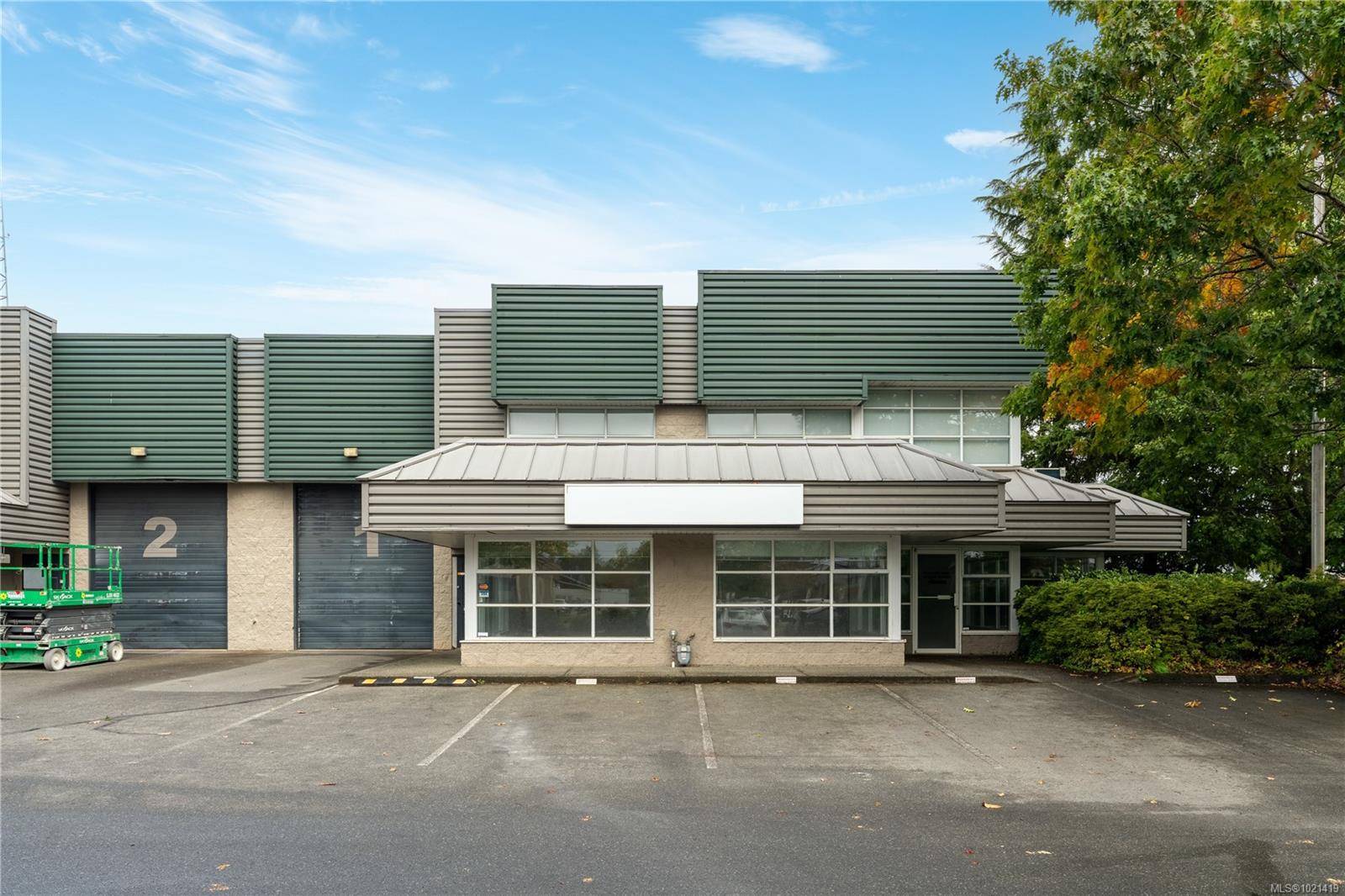Central Saanich, BC V8M 2A8,6782 Veyaness Rd #1